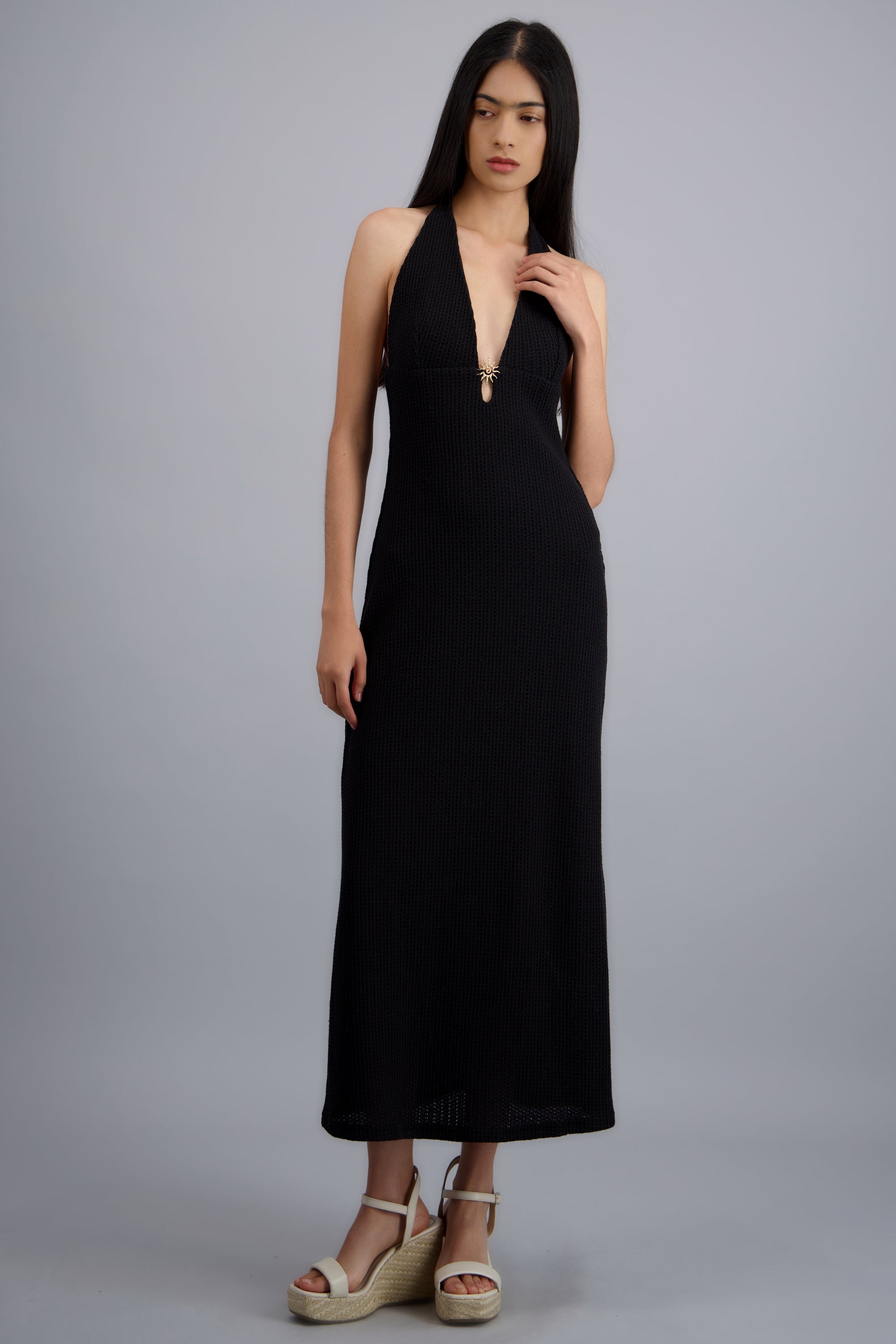 Vestido maxi liso halter NEGRO