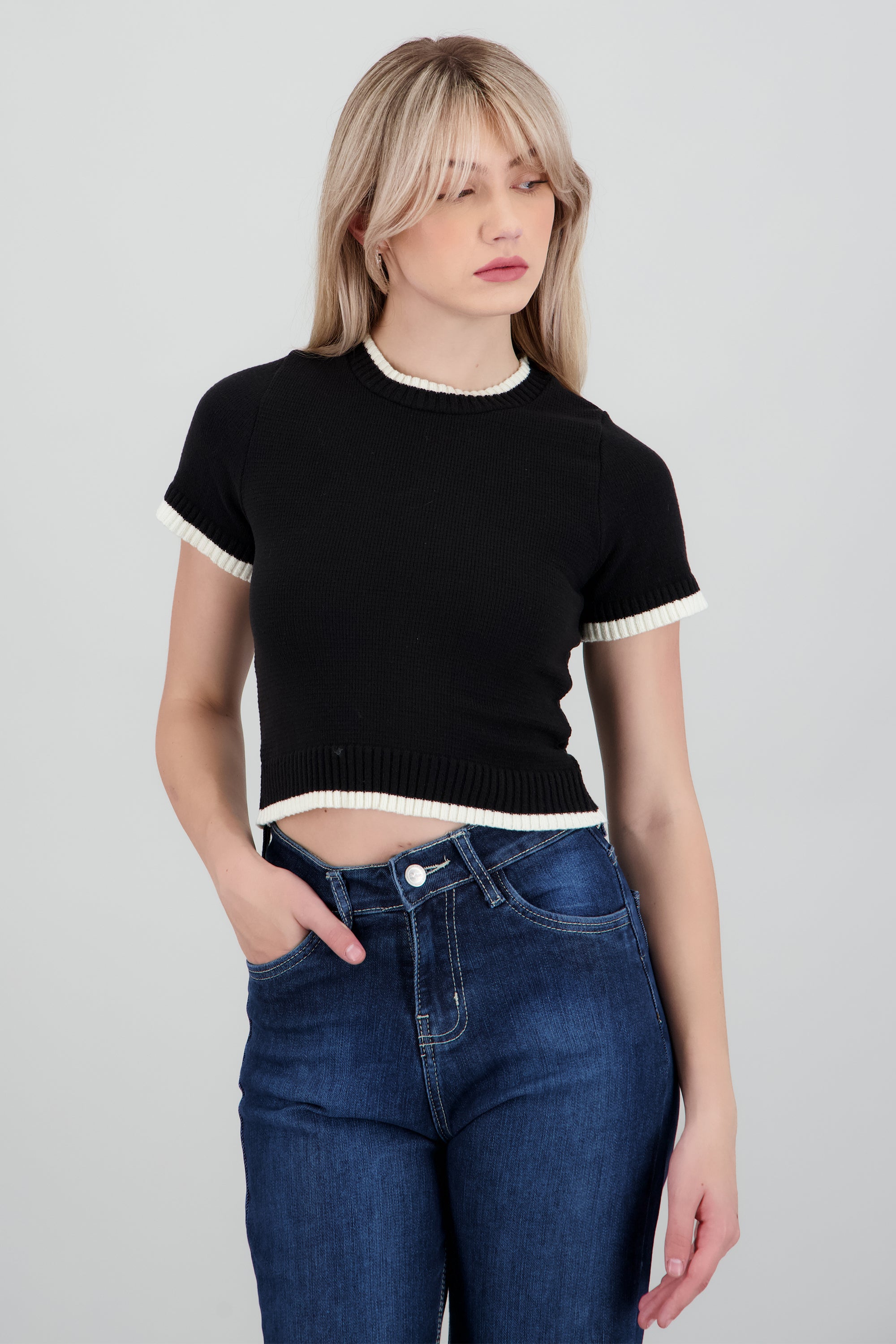 Top tejido manga corta contraste NEGRO