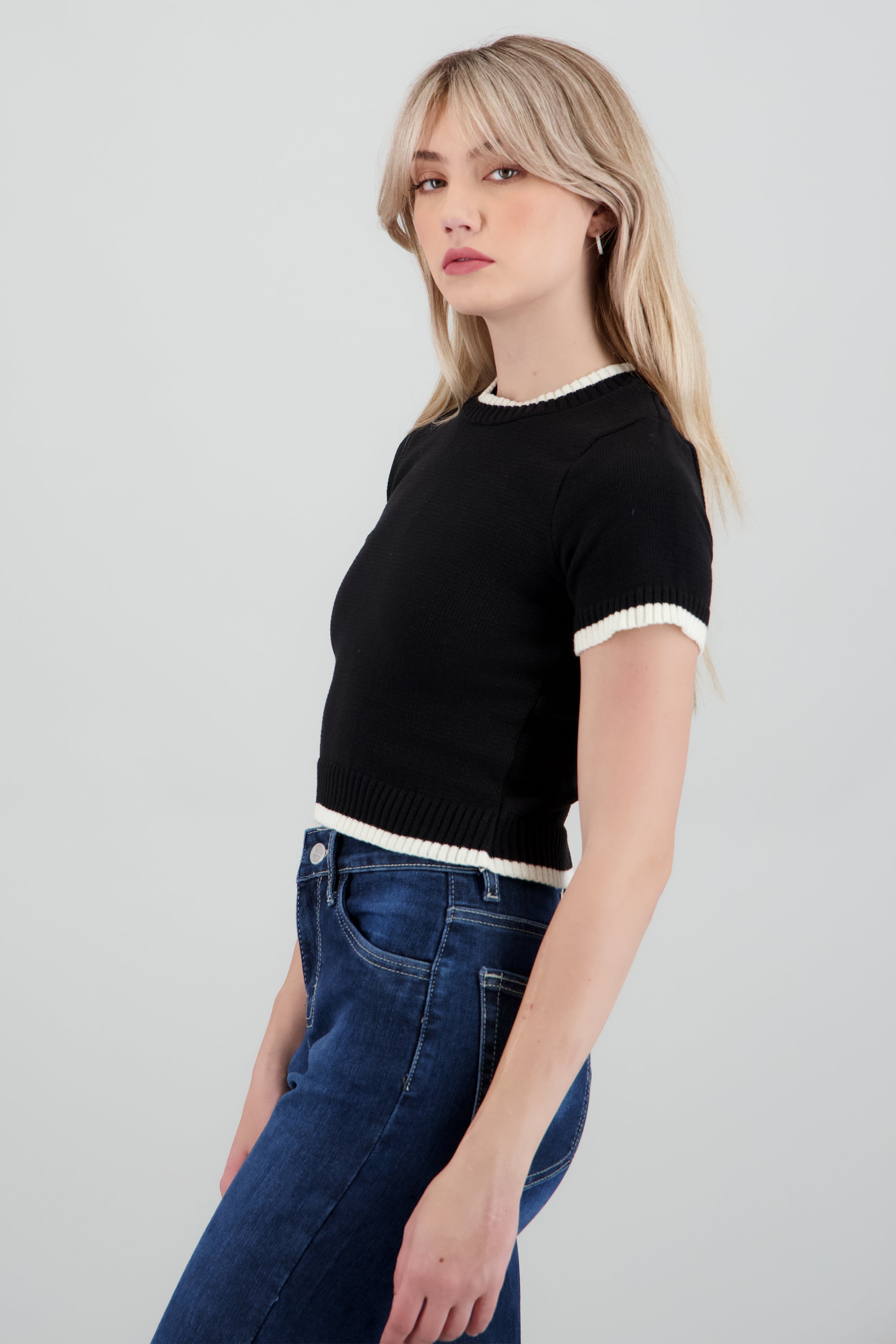 Top tejido manga corta contraste NEGRO