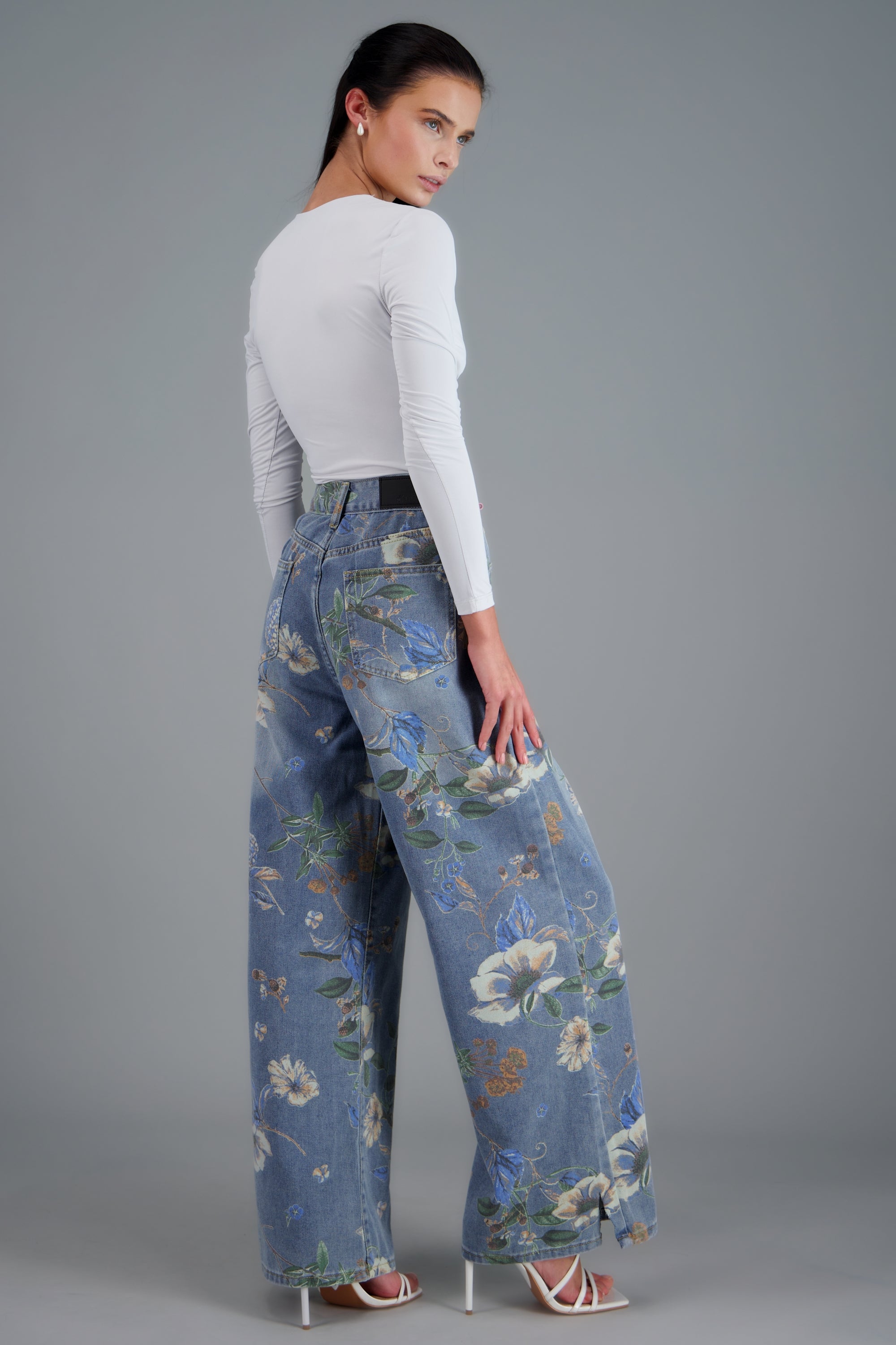 Jeans straight flores MEDIUM WASH