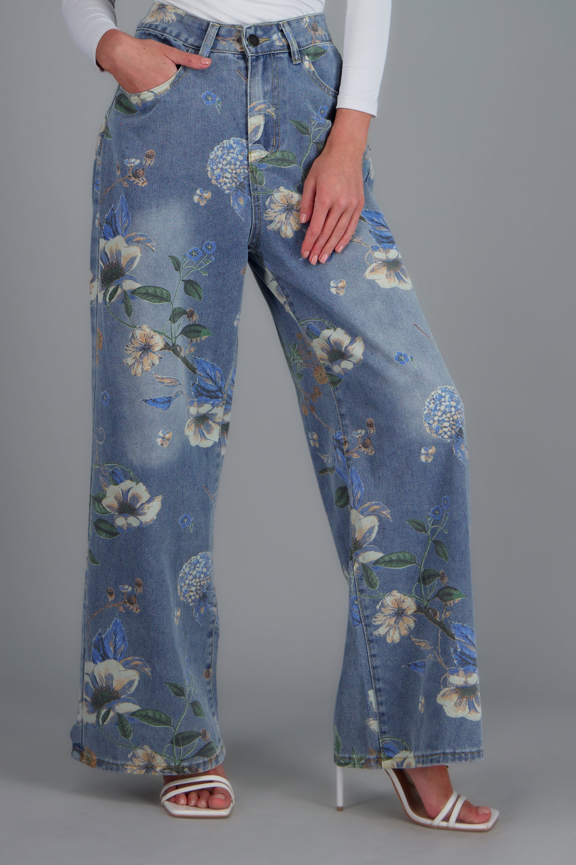 Jeans straight flores MEDIUM WASH