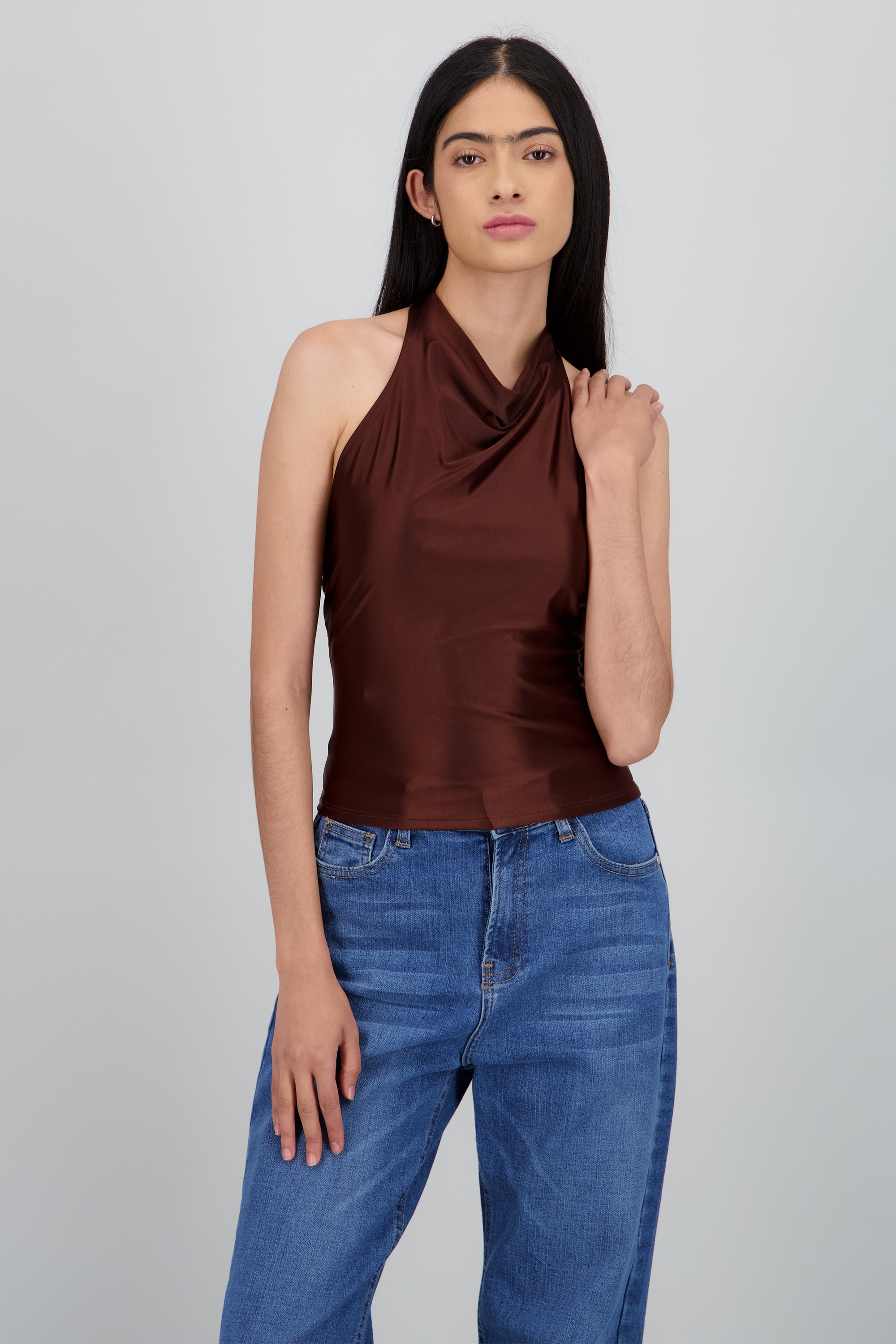 Top halter escote cascada lisa CAFE