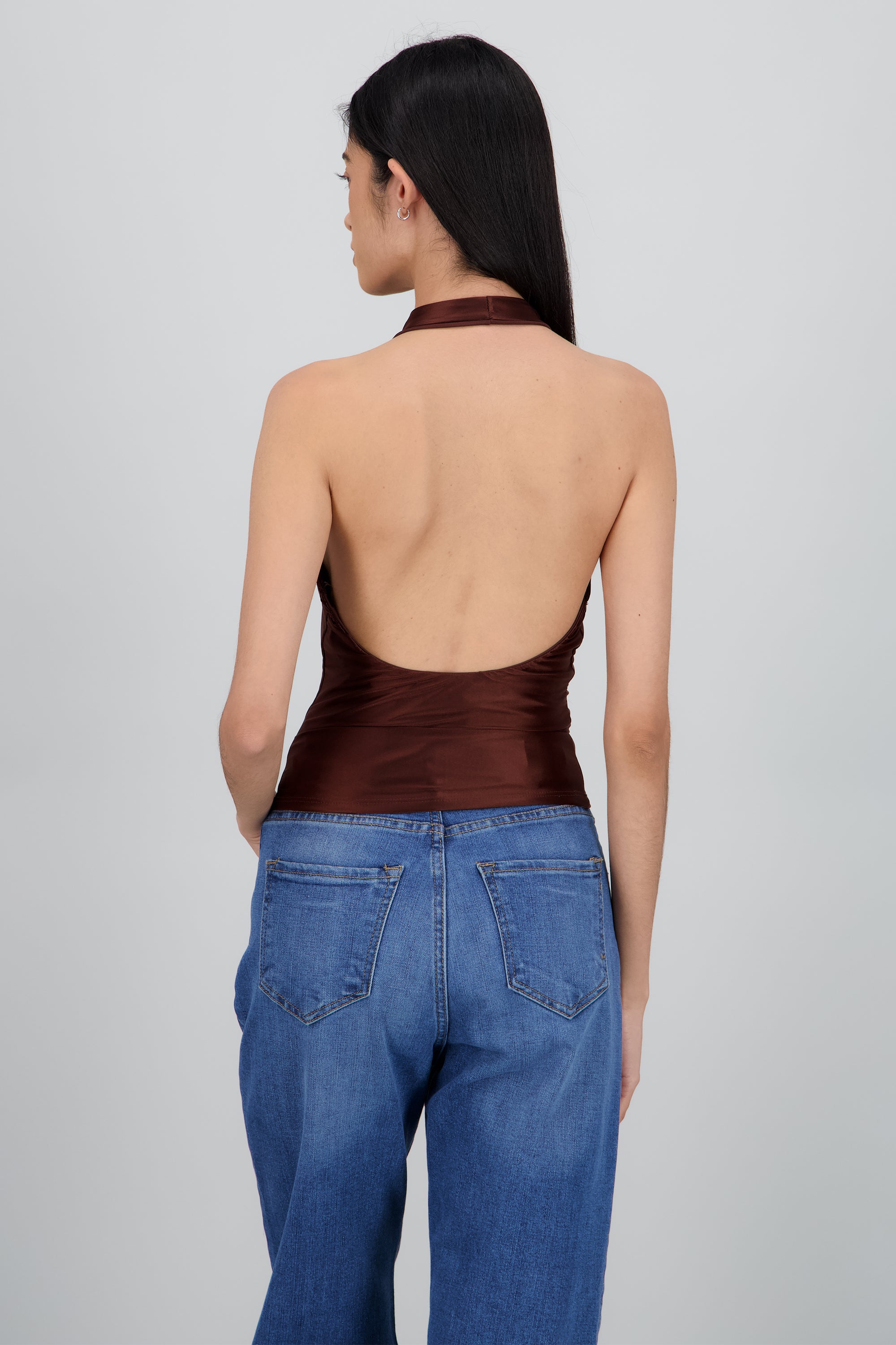 Top halter escote cascada lisa CAFE