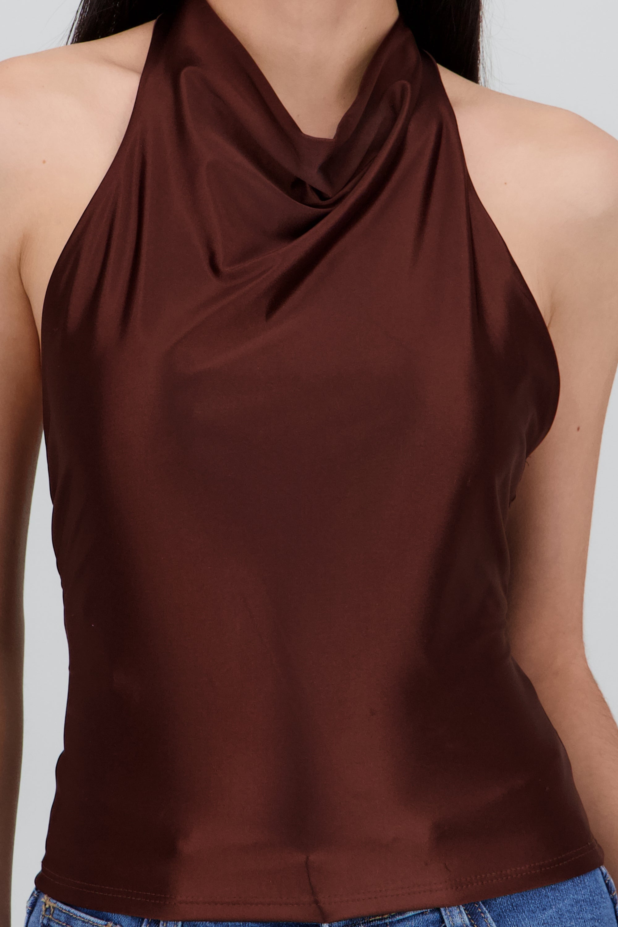 Top halter escote cascada lisa CAFE