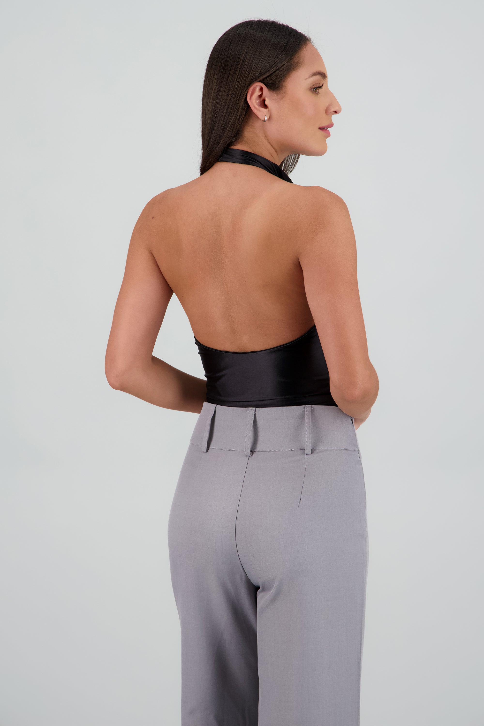 Top halter escote cascada lisa NEGRO