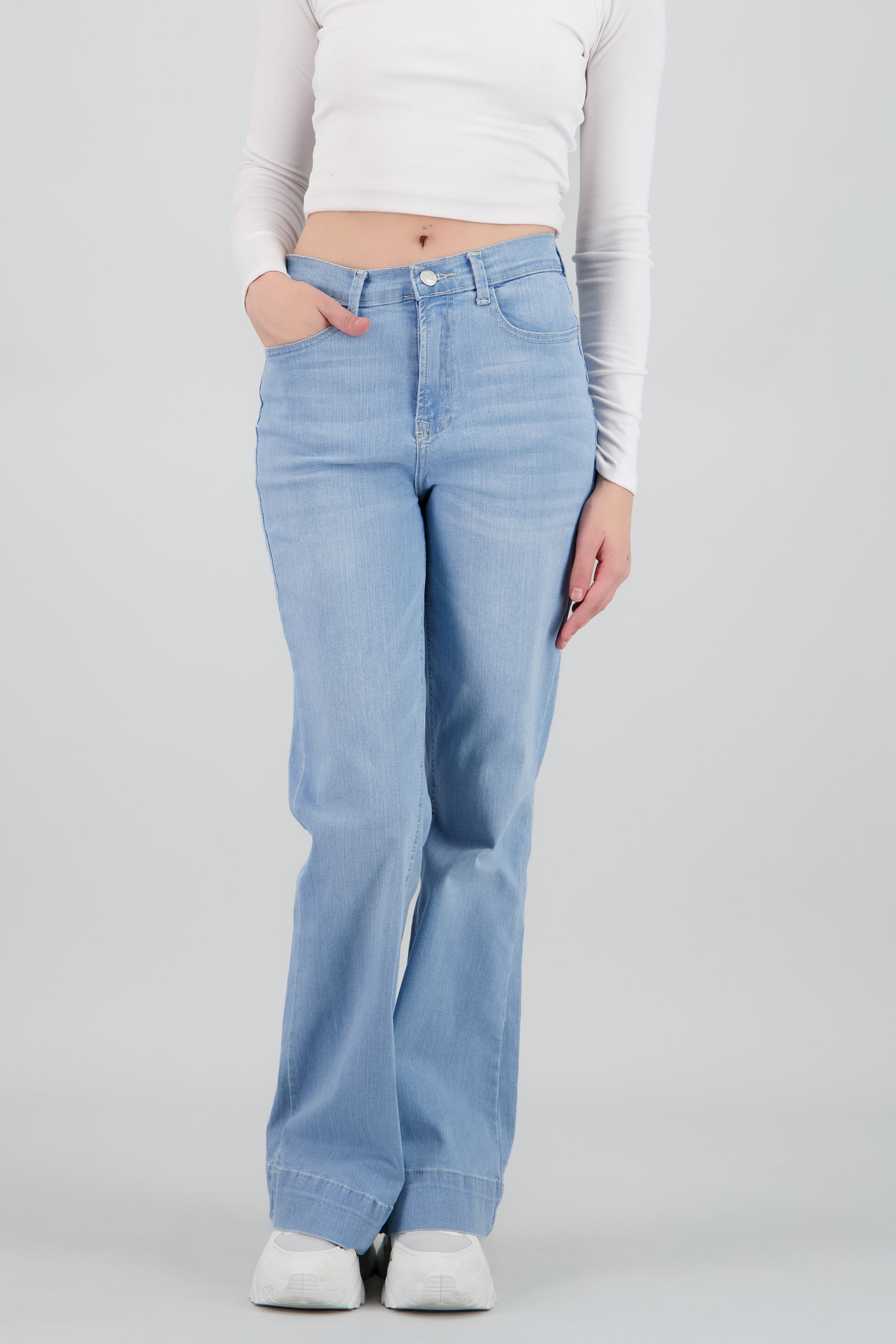 Jeans flare dobladillo ancho LIGHT WASH