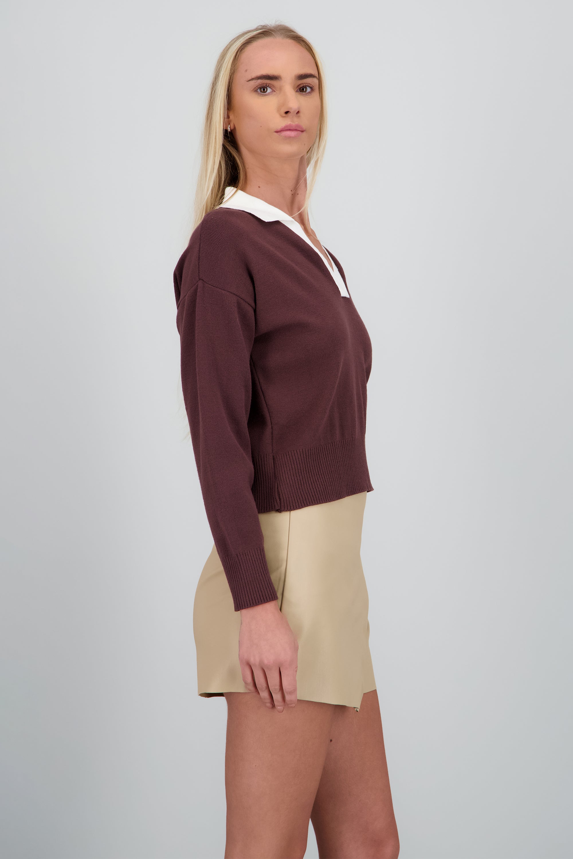 Sueter manga larga cuello polo tejido CAFE COMBO