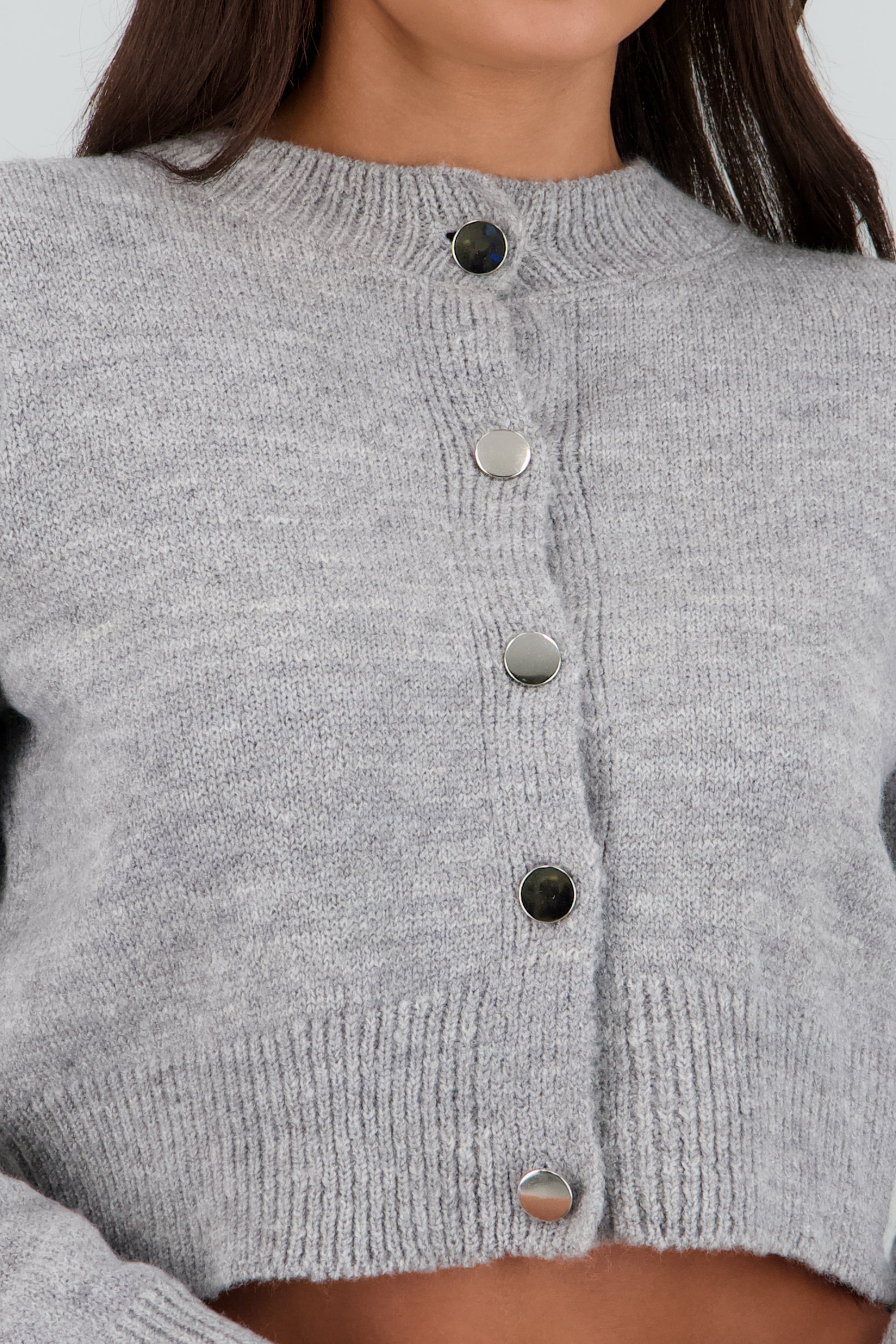 Cardigan cuello redondo detalle botones GRIS