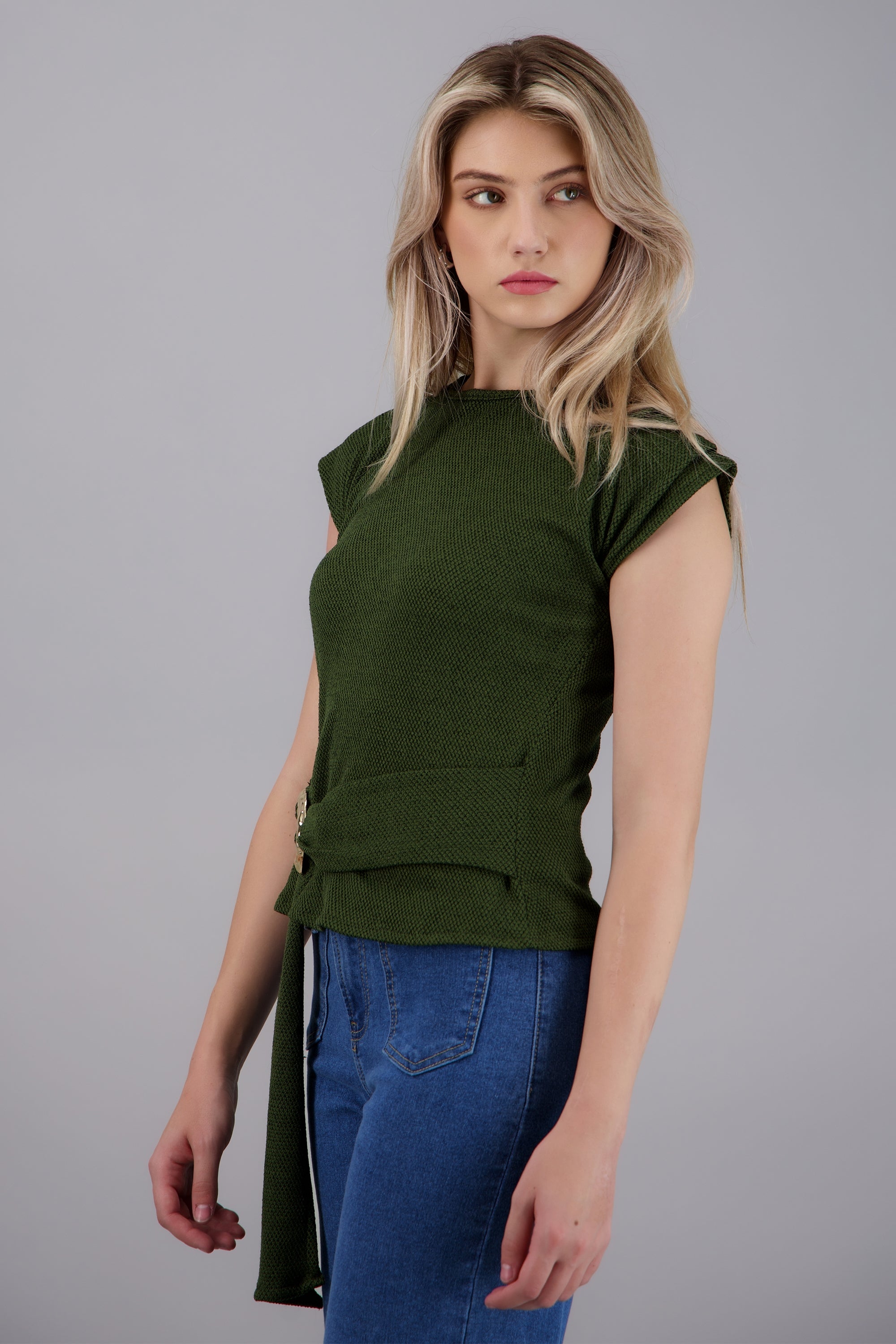 Top textura fajon con hebilla VERDE