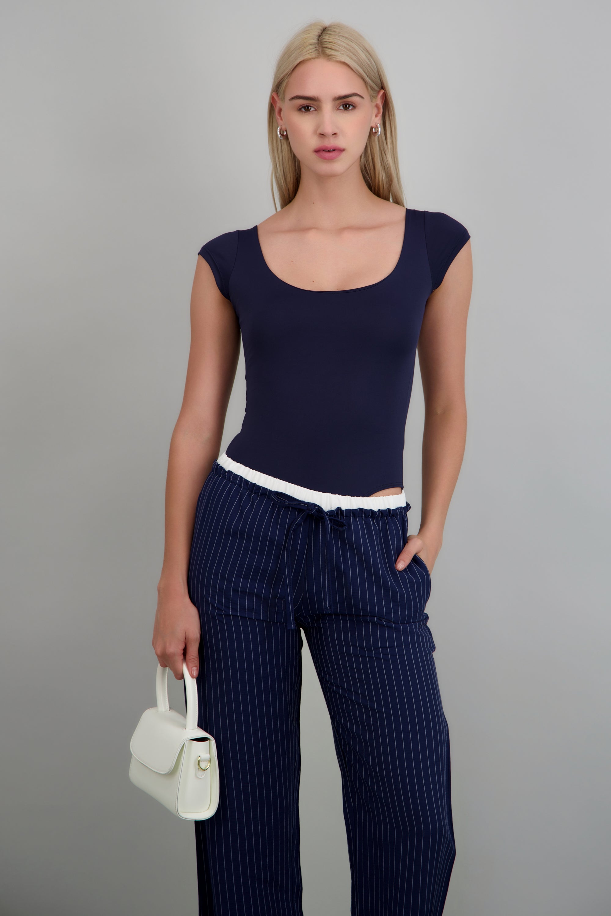 Bodysuit escote redondo manga corta liso MARINO