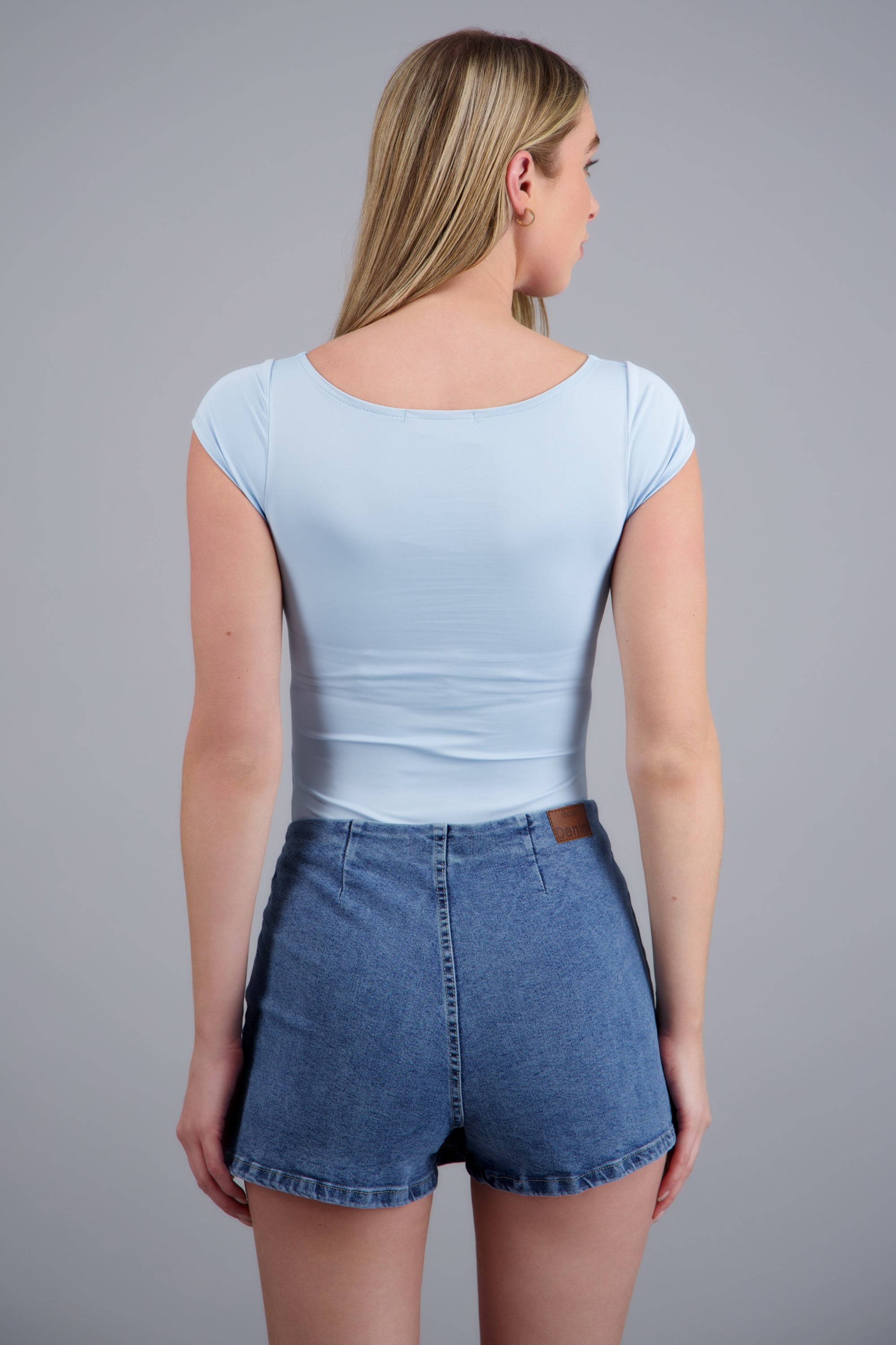 Bodysuit escote redondo manga corta liso AZUL CIELO