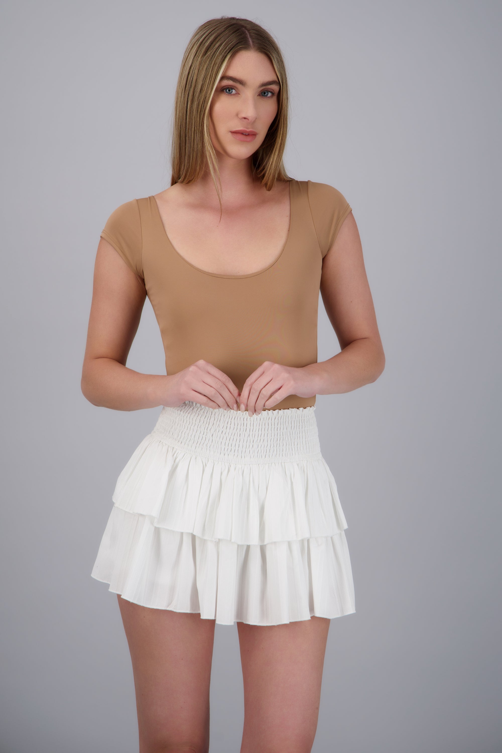 Bodysuit escote redondo manga corta liso CAMELLO