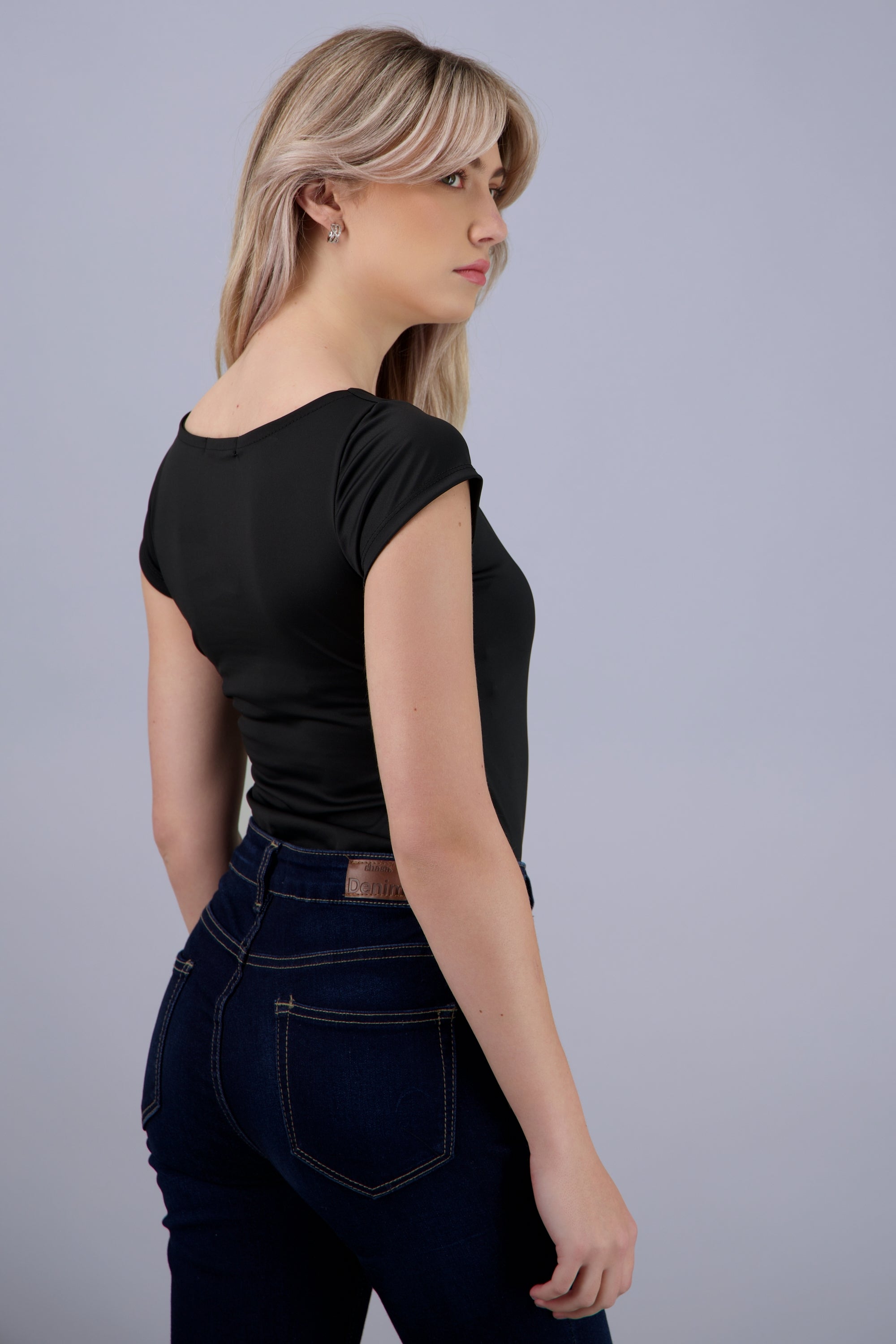 Bodysuit escote redondo manga corta liso NEGRO