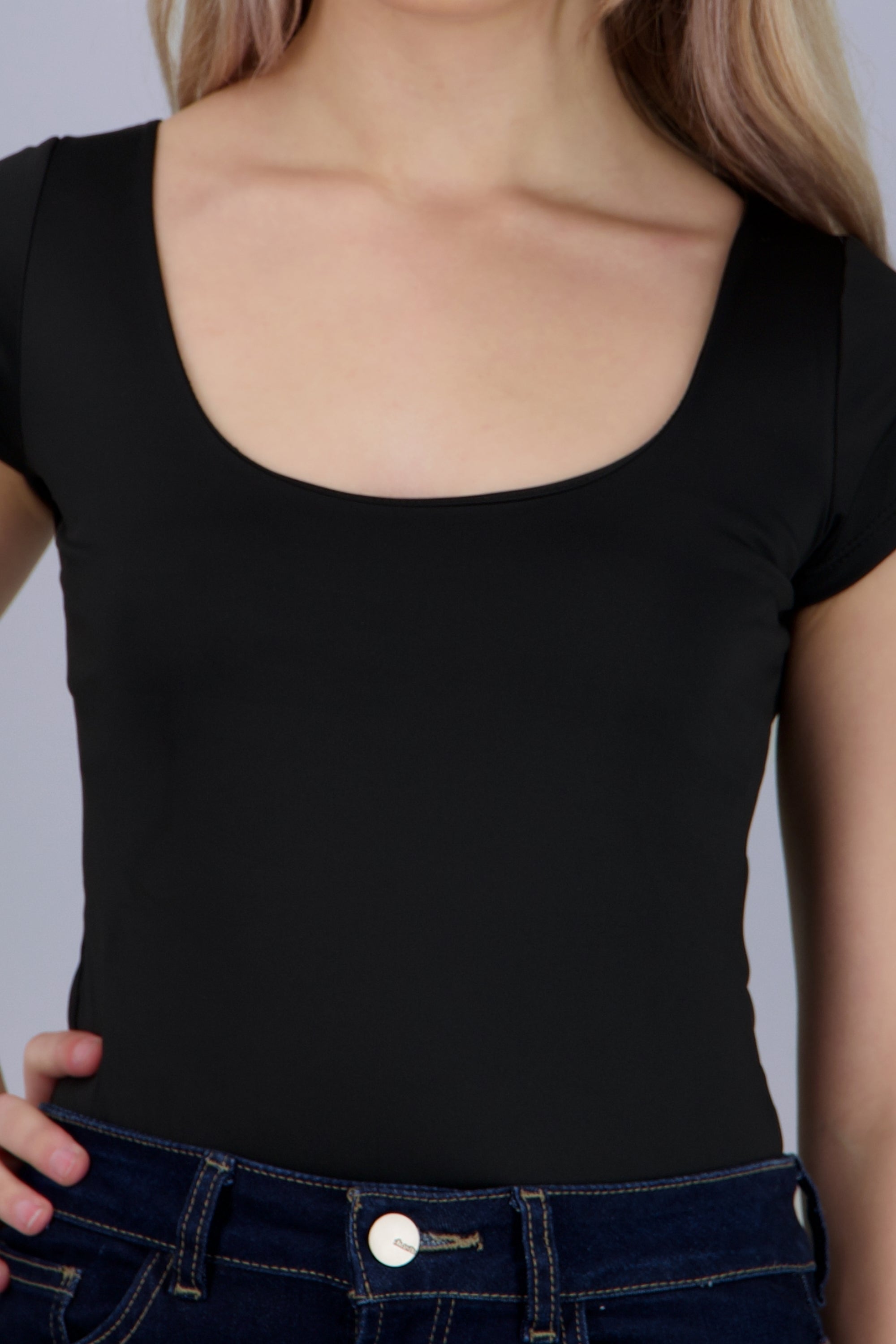 Bodysuit escote redondo manga corta liso NEGRO