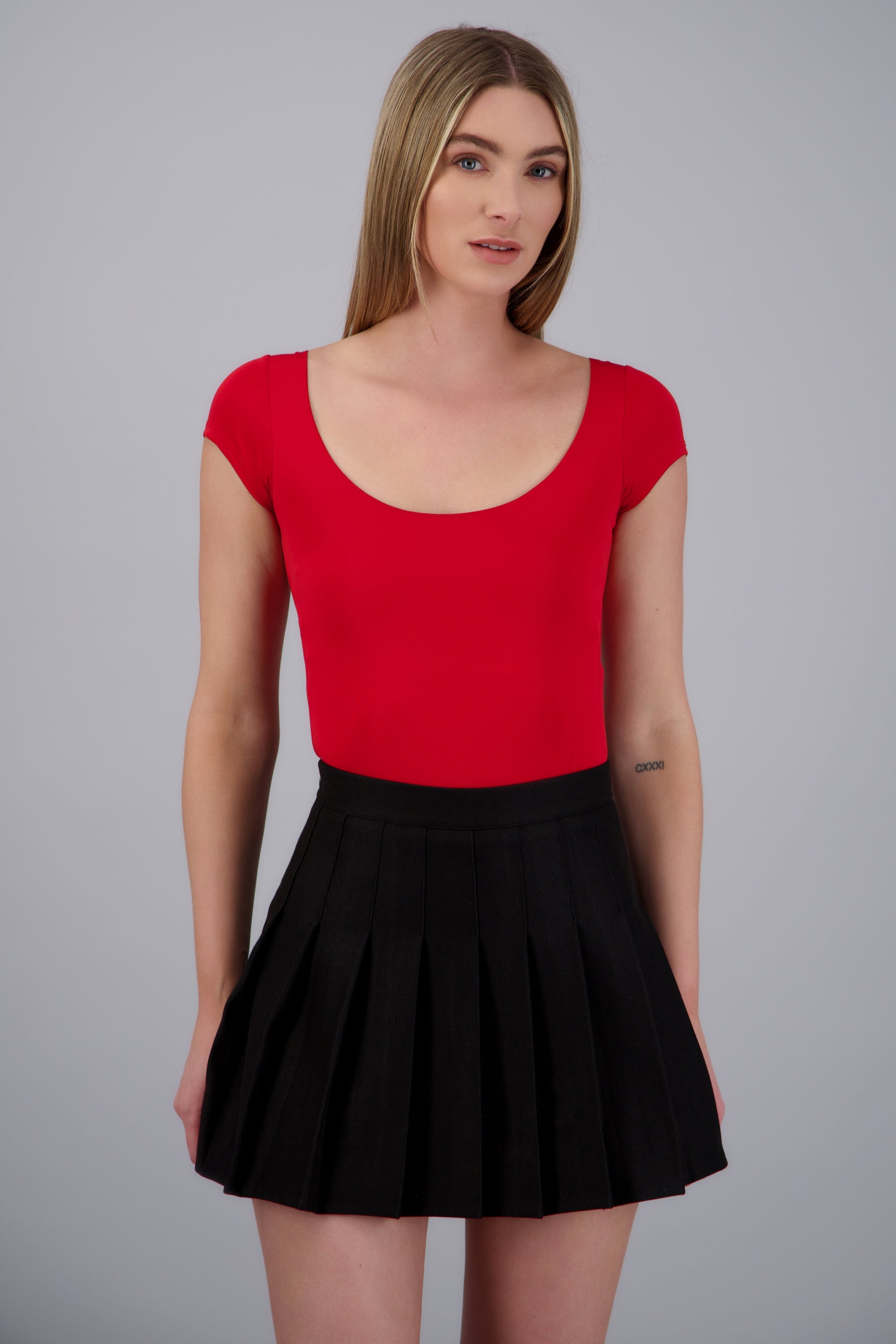 Bodysuit escote redondo manga corta liso ROJO