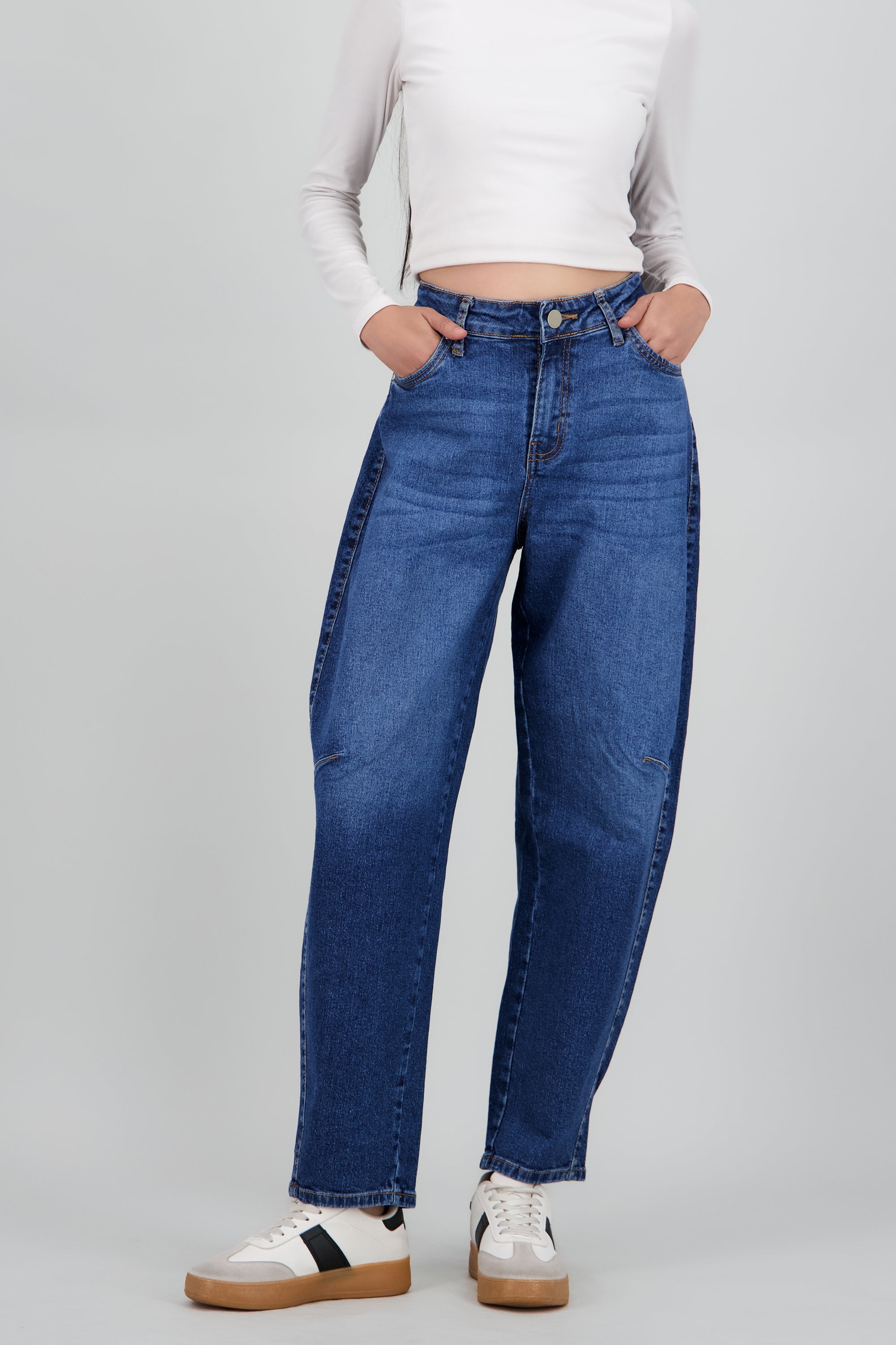 Jeans barrel amplios DARK WASH