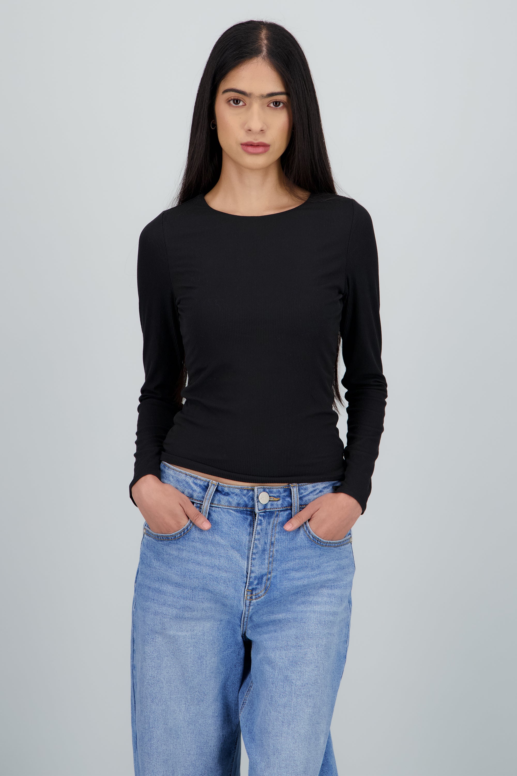 Top escote redondo manga larga NEGRO