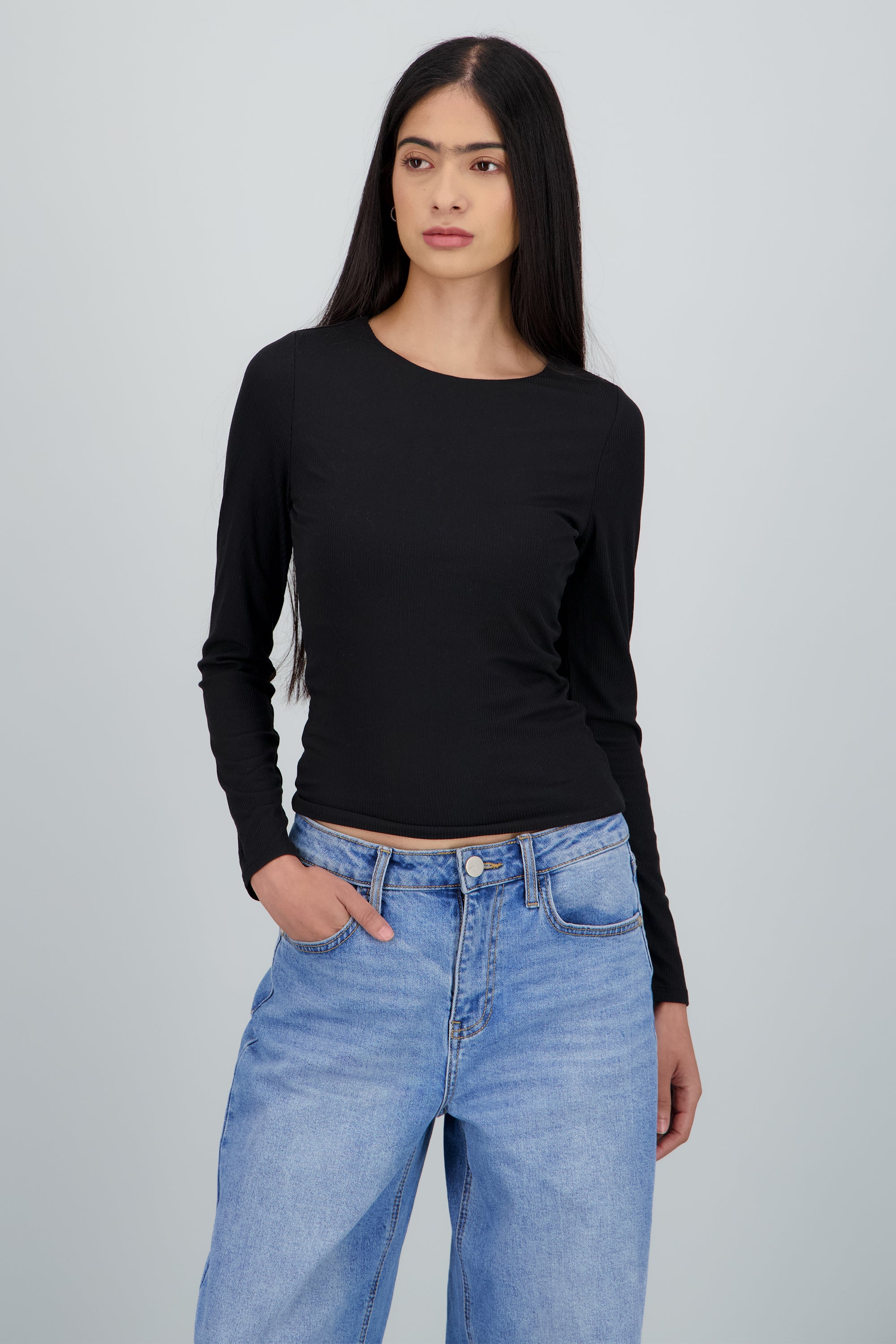 Top escote redondo manga larga NEGRO