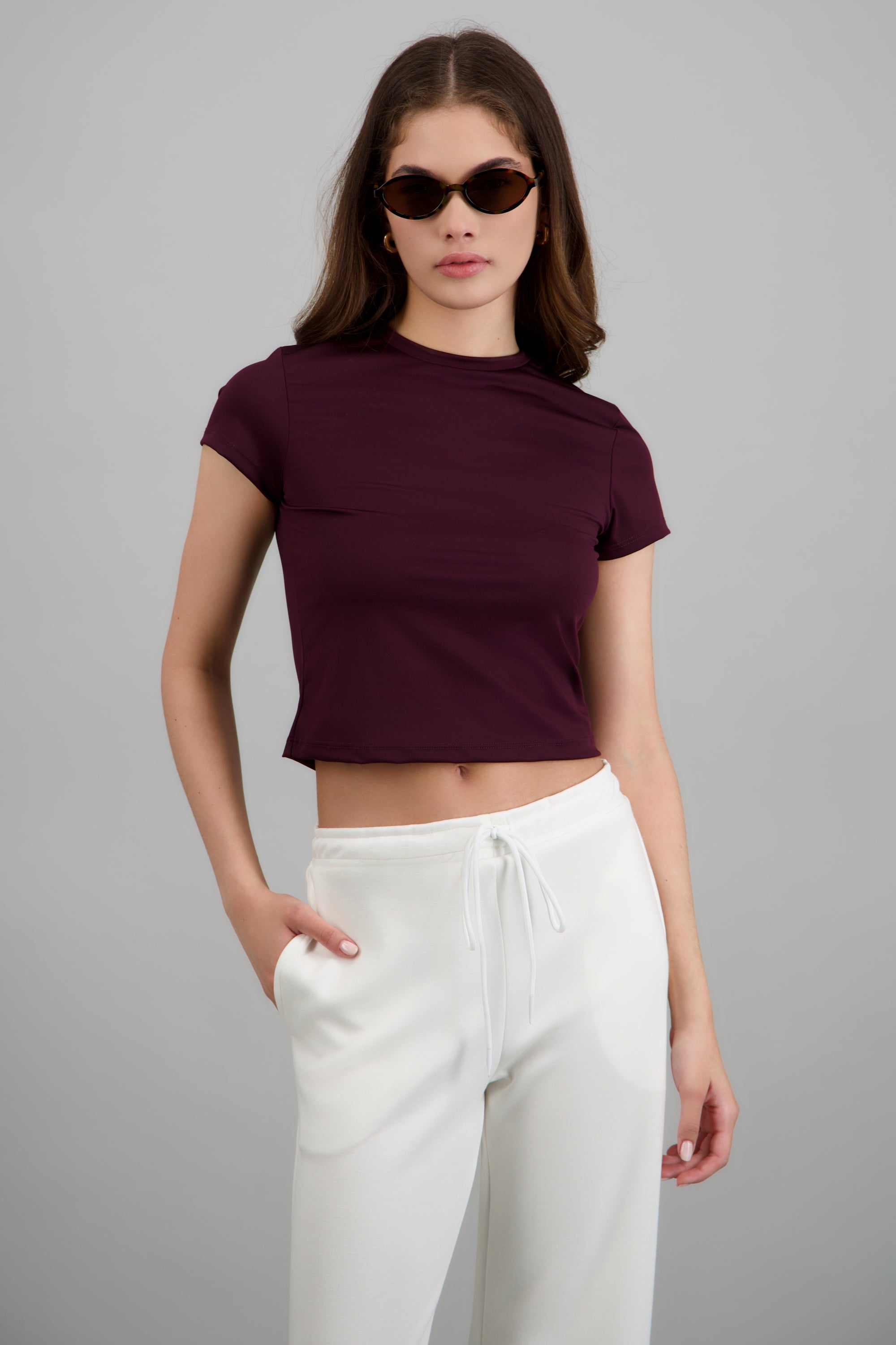 Playera deportiva manga corta lisa CIRUELA