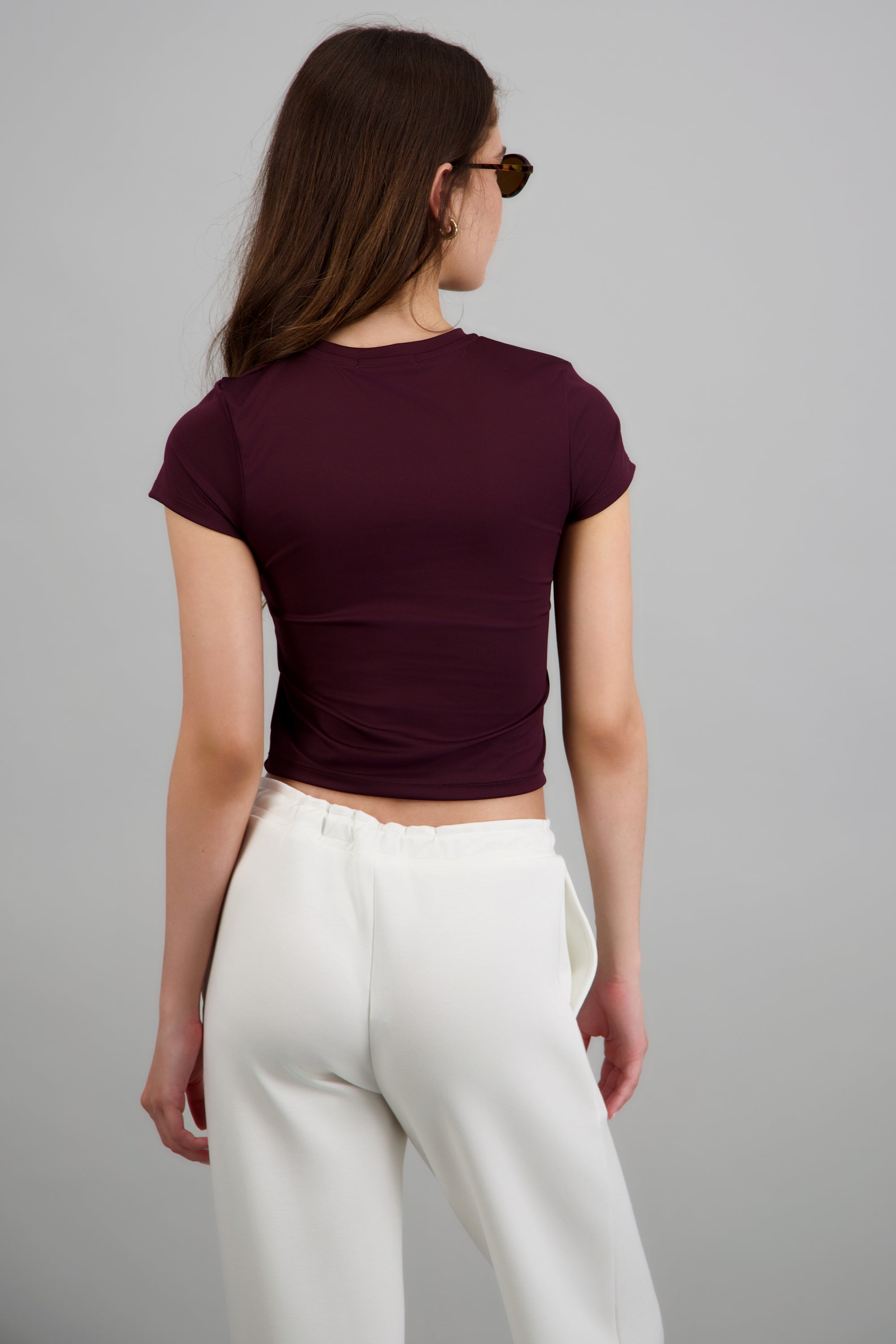 Playera deportiva manga corta lisa CIRUELA
