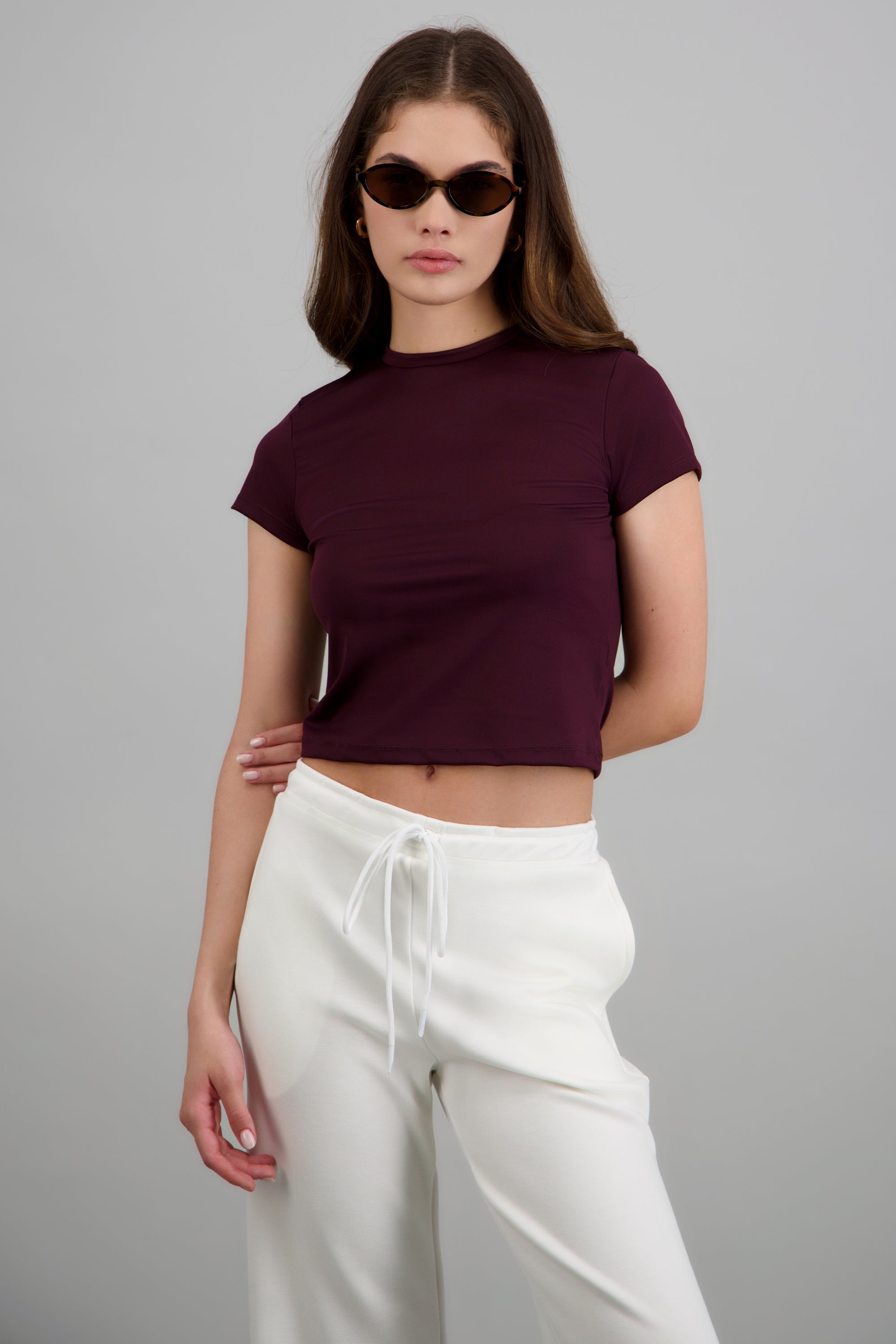 Playera deportiva manga corta lisa CIRUELA