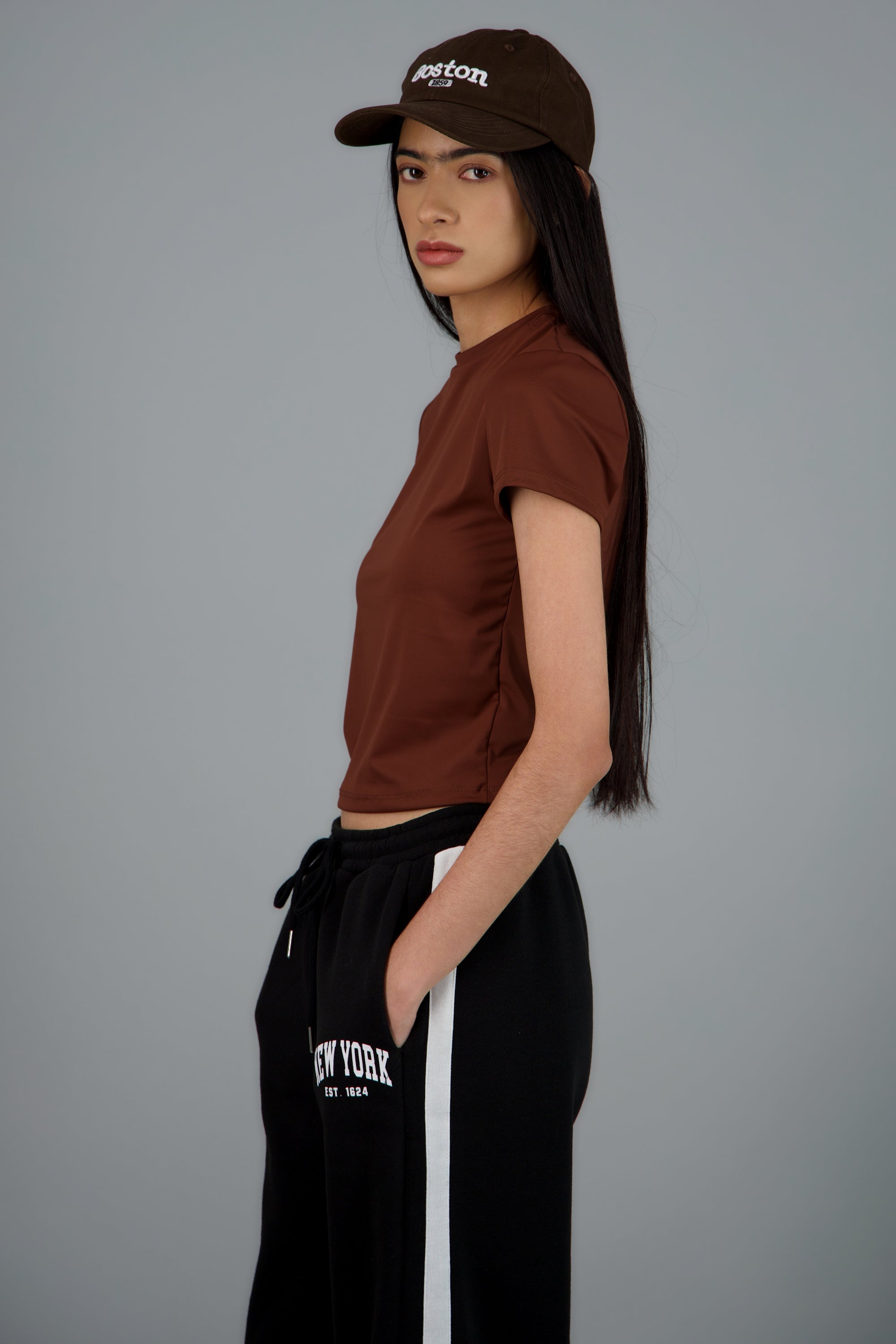 Playera deportiva manga corta lisa CHOCOLATE