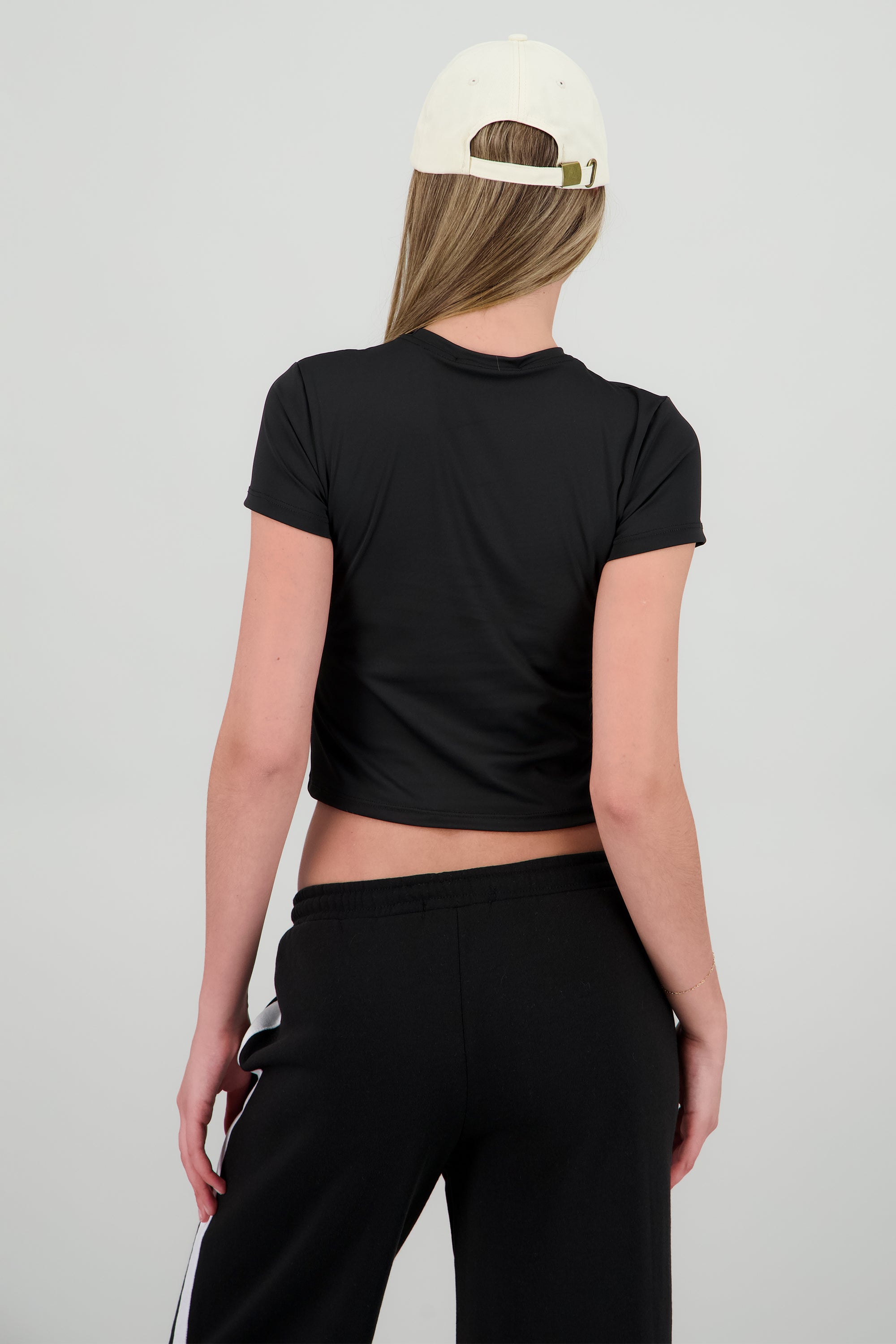 Playera deportiva manga corta lisa NEGRO