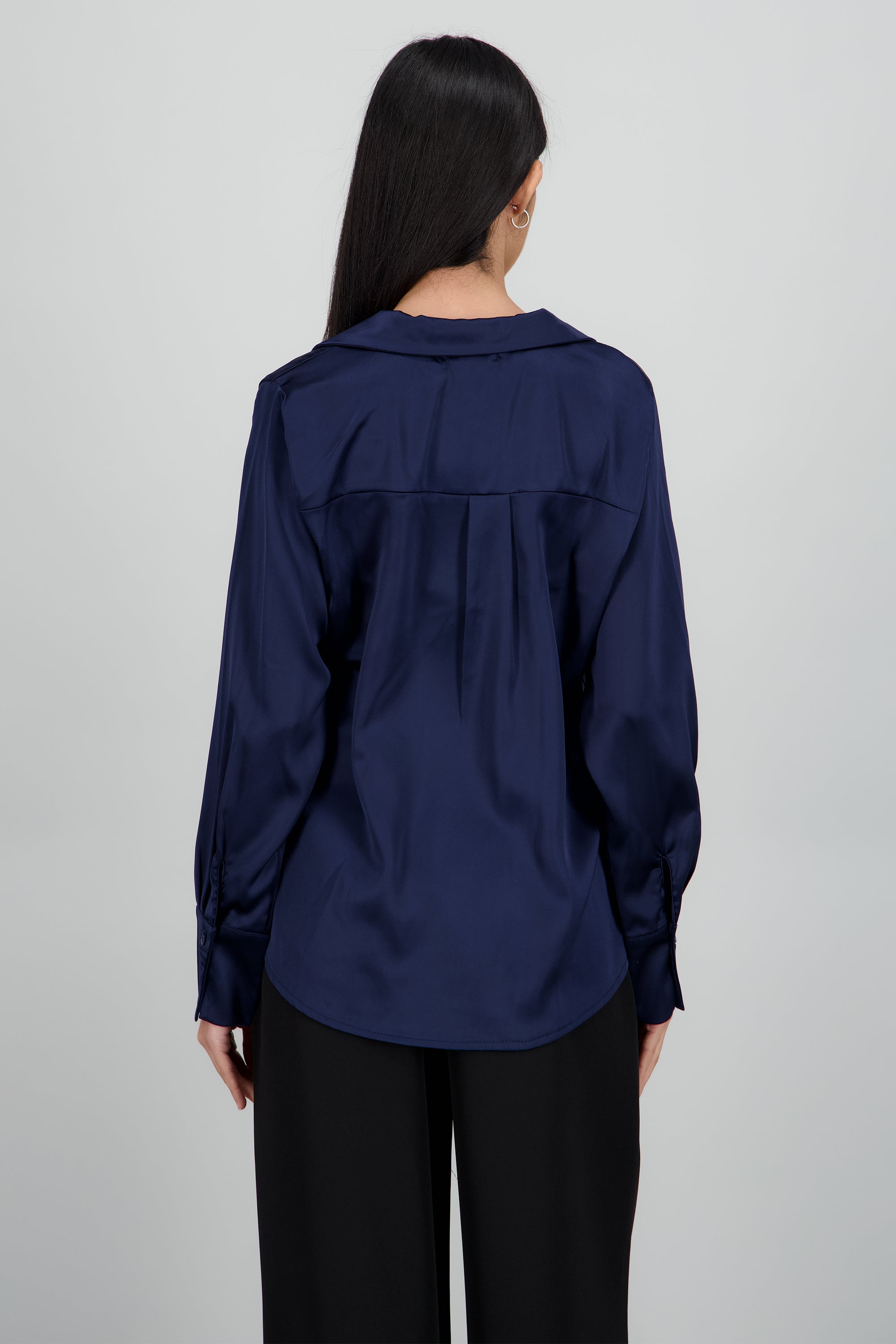 Camisa satin con escote v MARINO