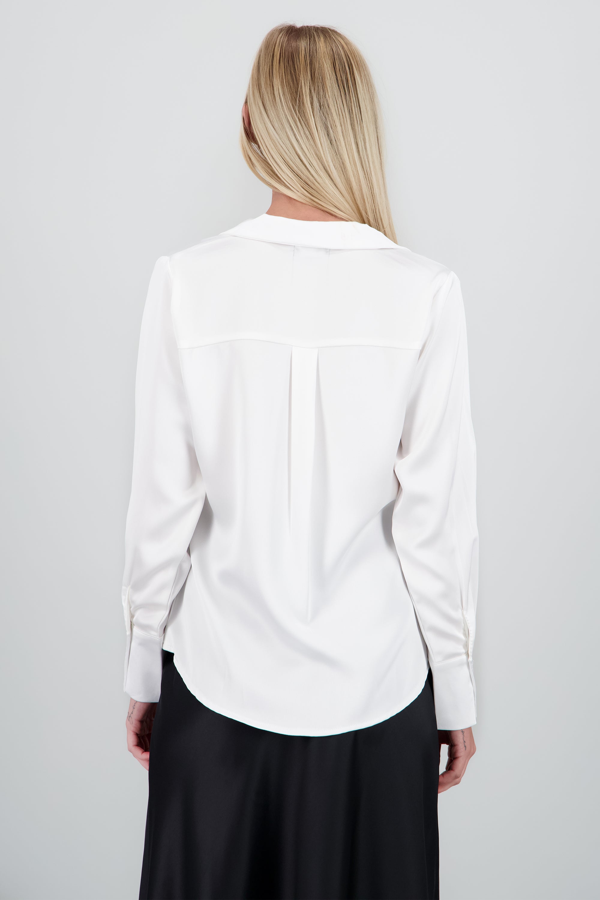 Camisa satin con escote v HUESO