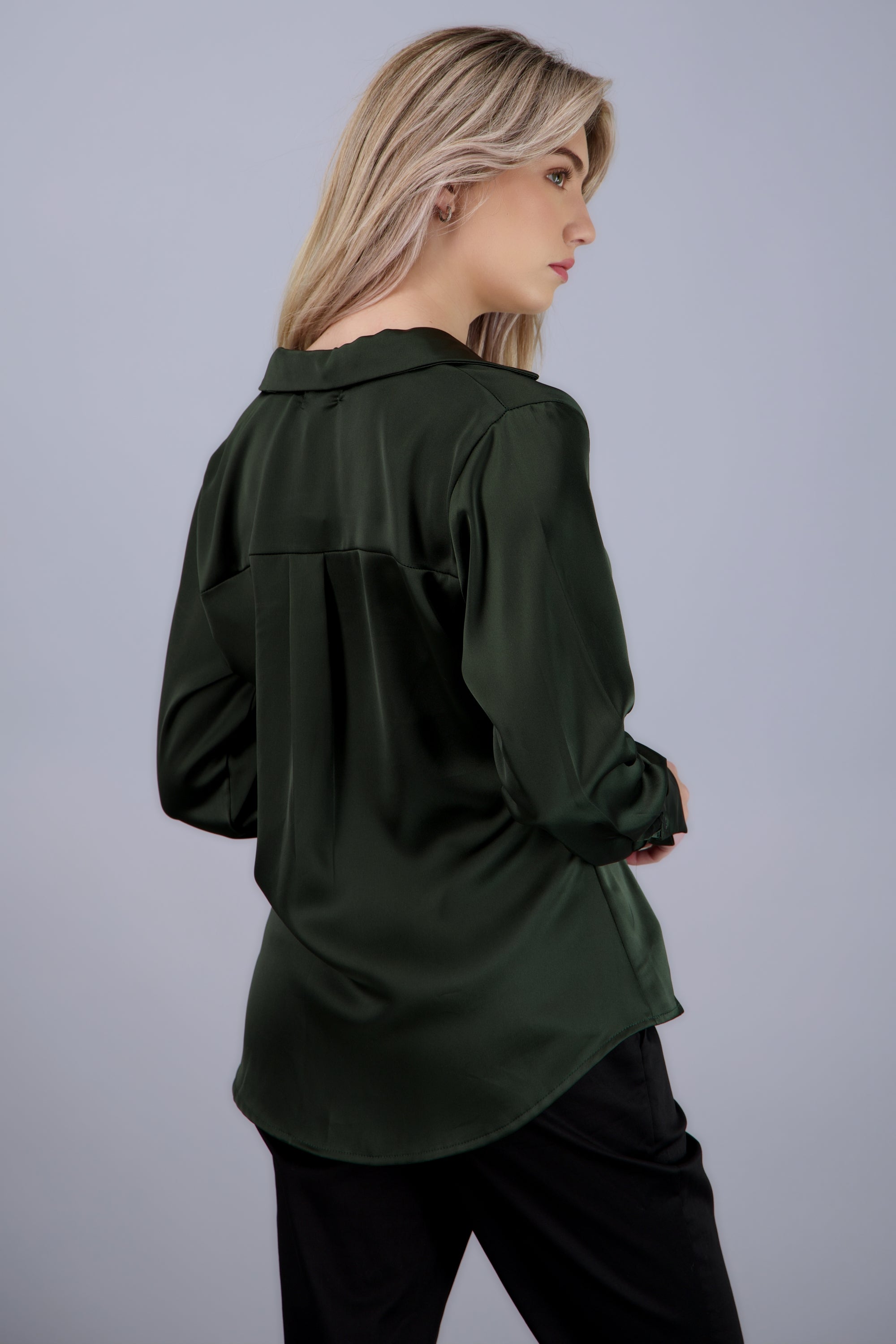 Camisa satin con escote v OLIVO