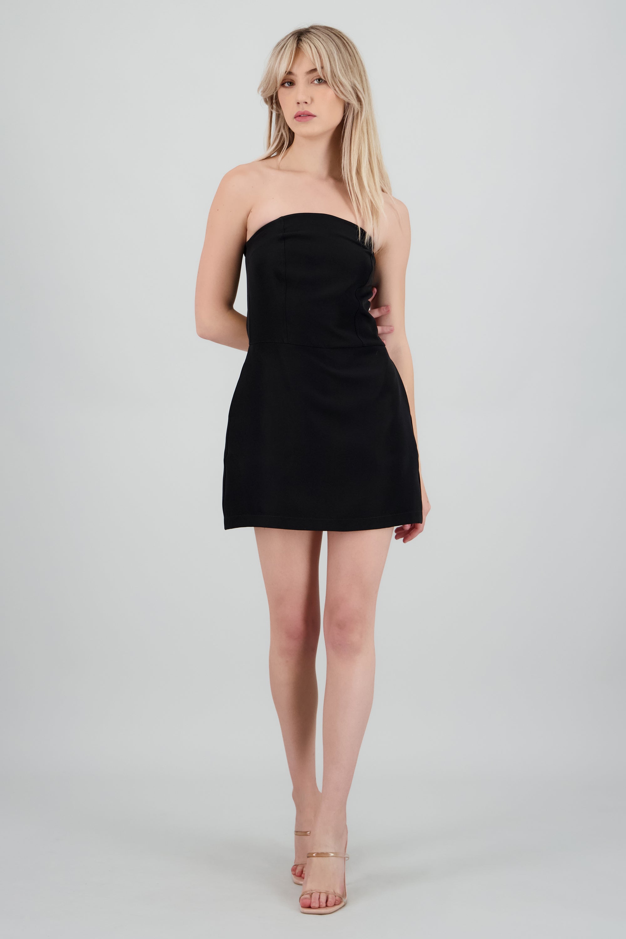 Vestido mini strapless liso NEGRO