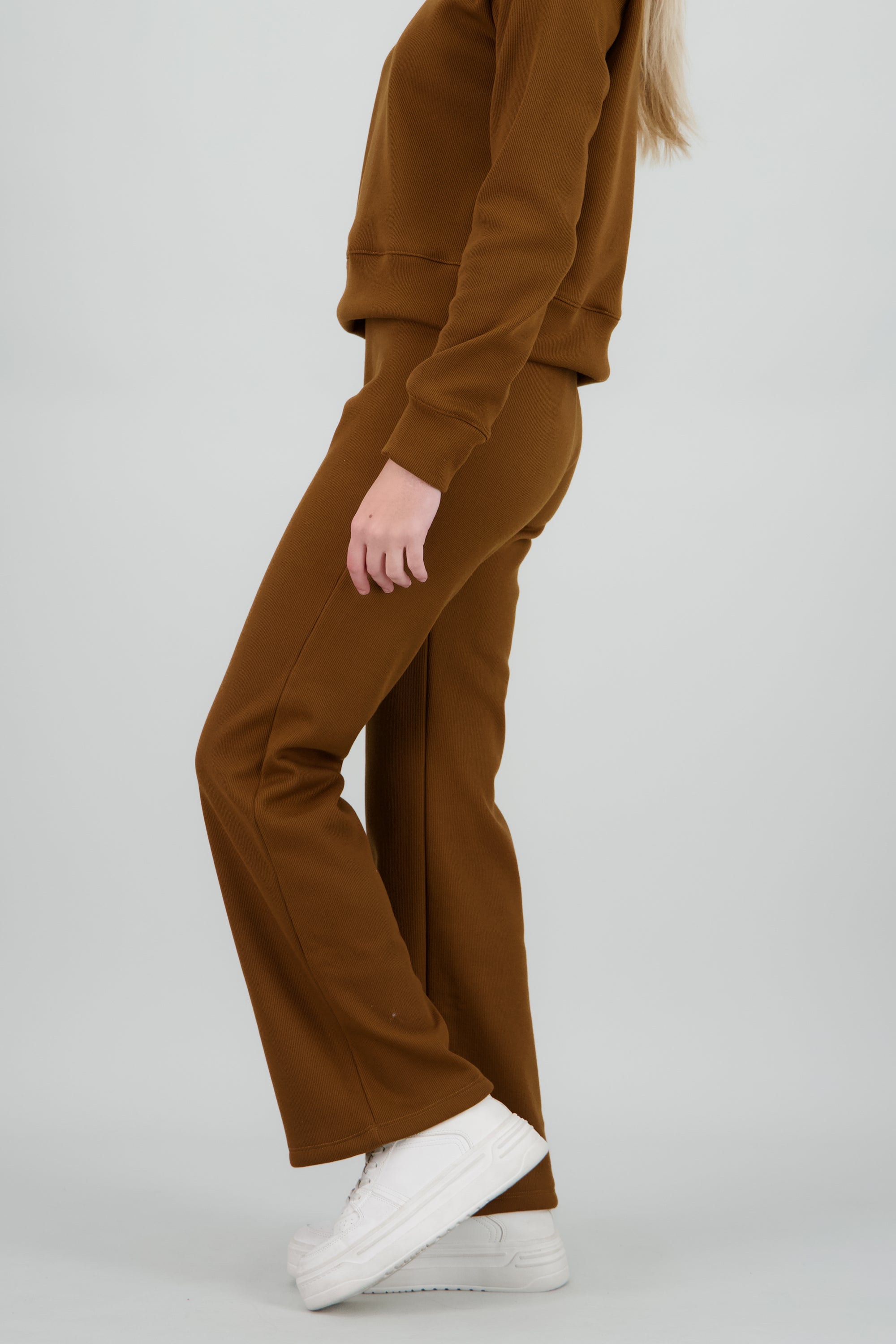 Pants resorte detalle flece CAMELLO