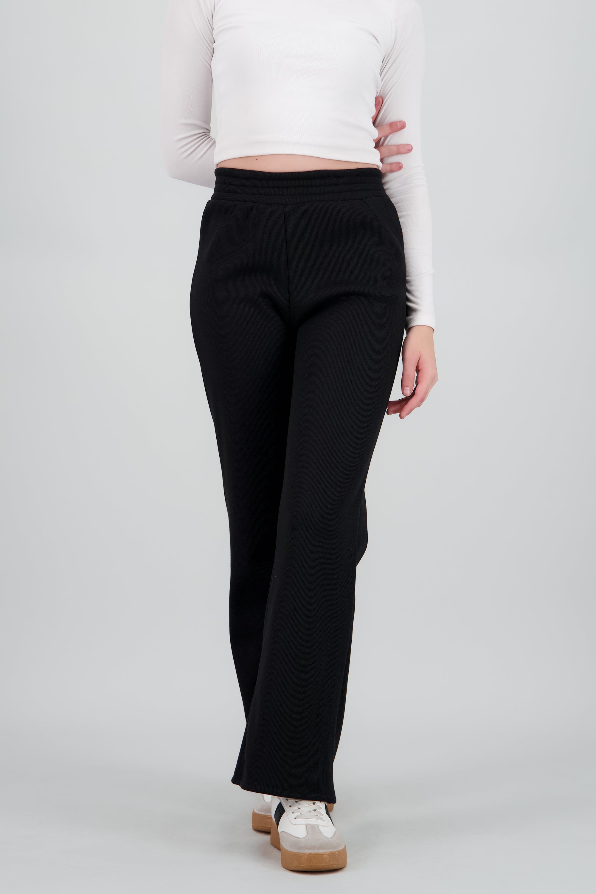 Pants resorte detalle flece NEGRO