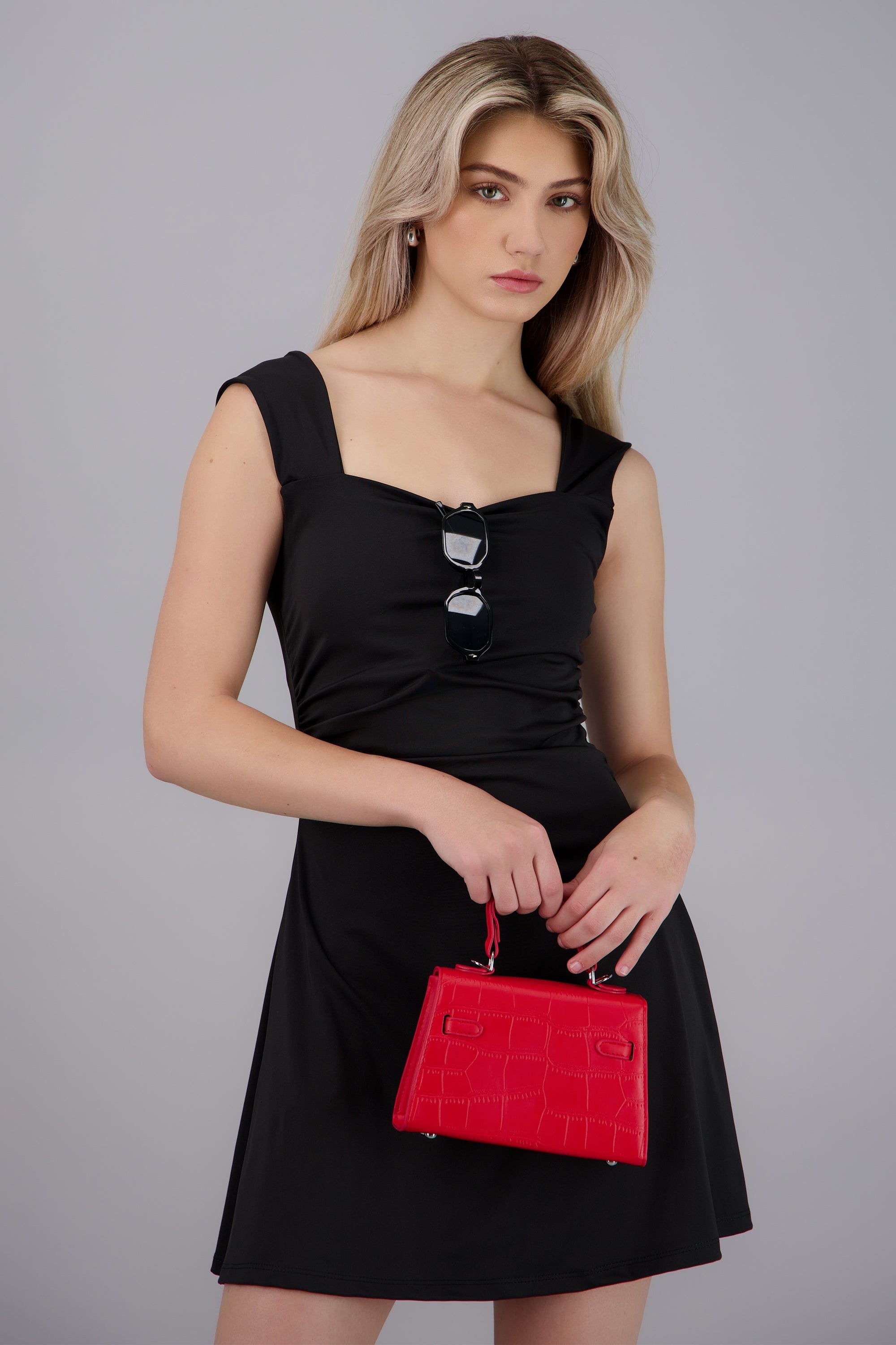 Vestido tirantes detalle frunces NEGRO