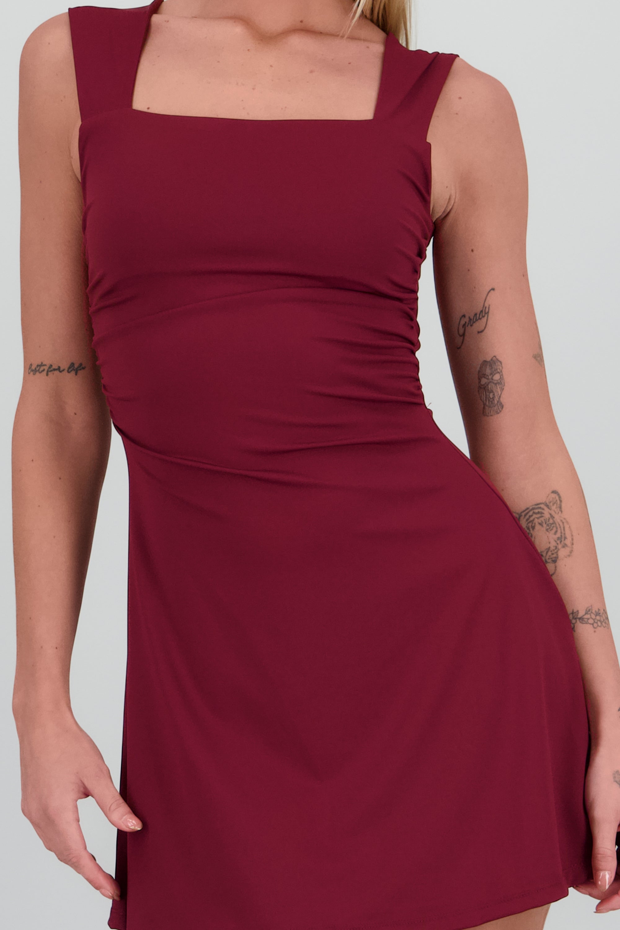 Vestido tirantes detalle frunces VINO