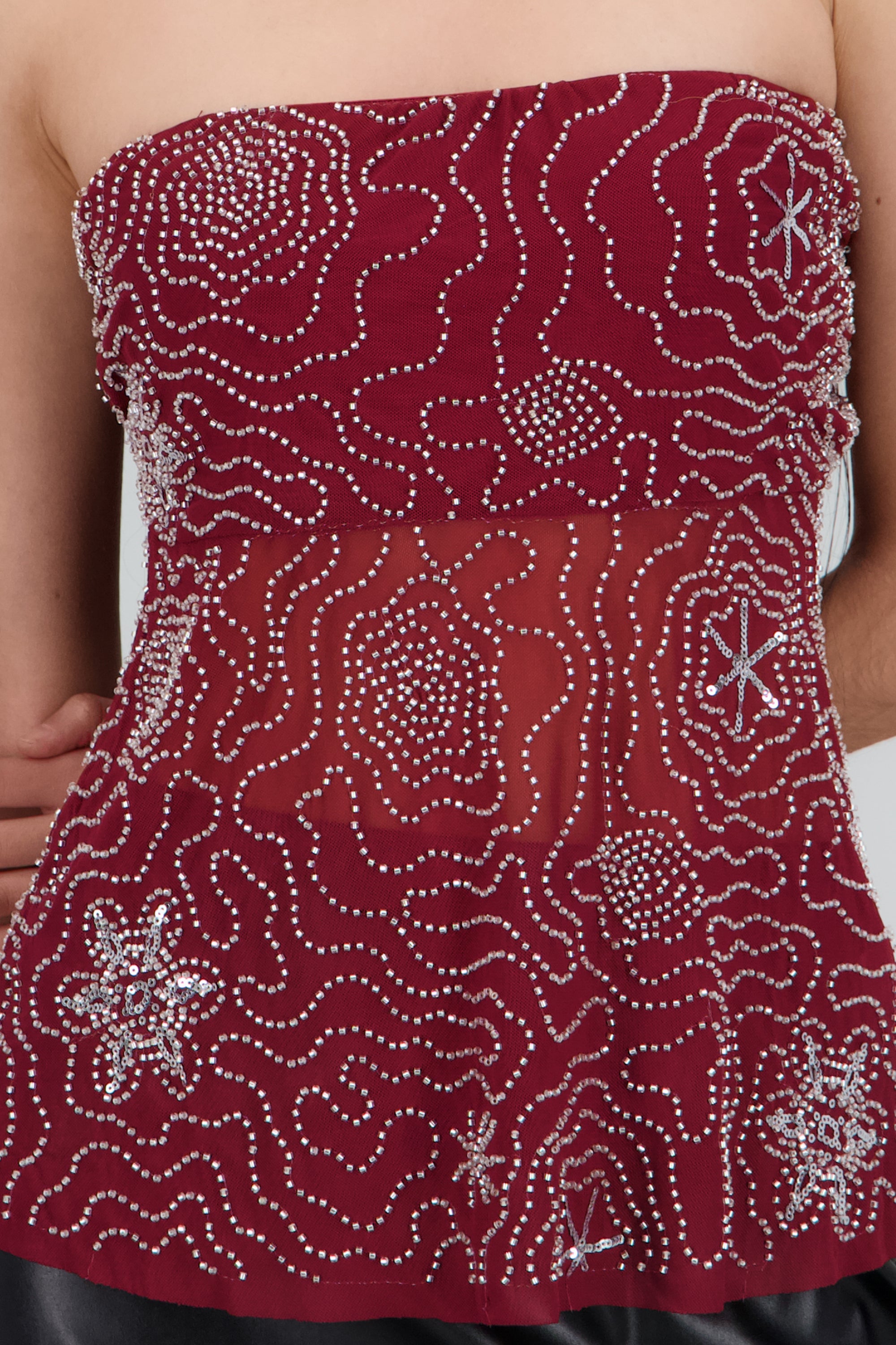 Top detalle brillos con transparencia VINO