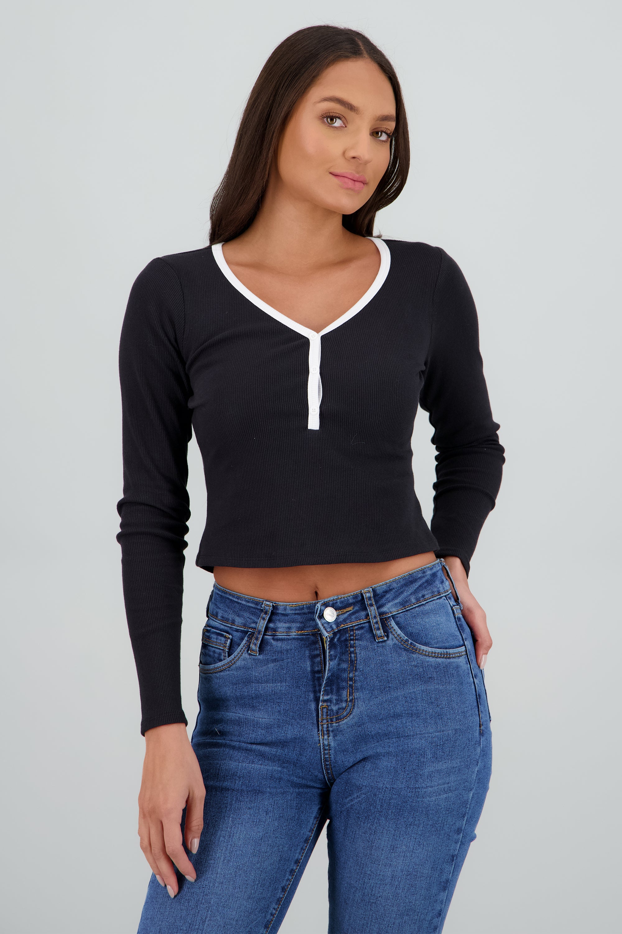 Top manga larga contraste detalle botones NEGRO COMBO