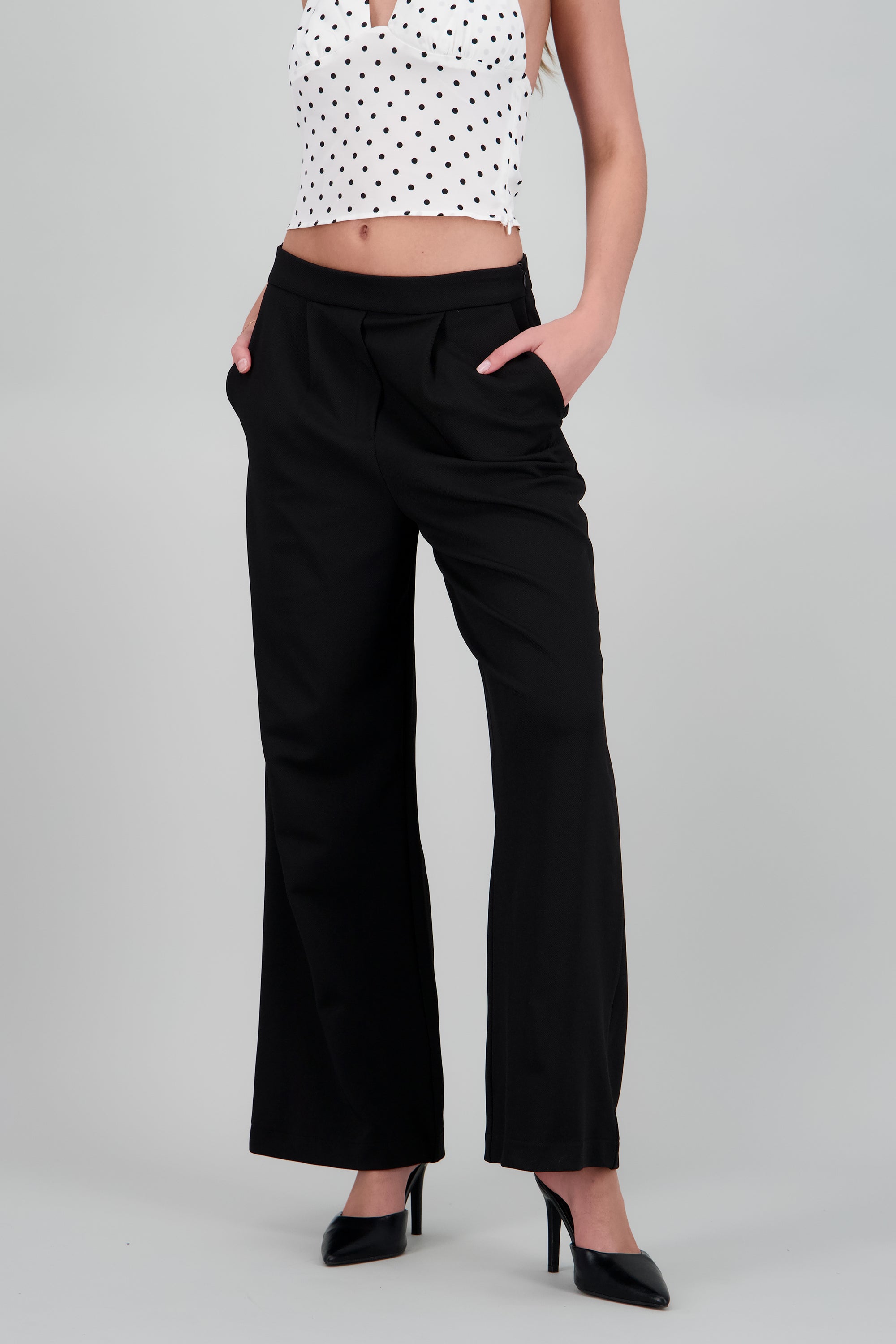 Pantalon pinzas bolsas NEGRO