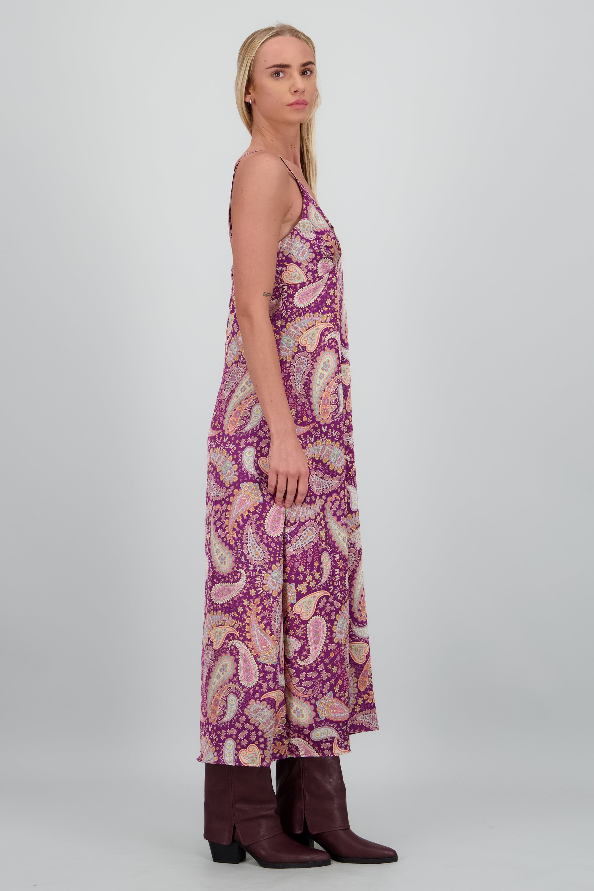 Vestido maxi con estampado paisley MORADO COMBO
