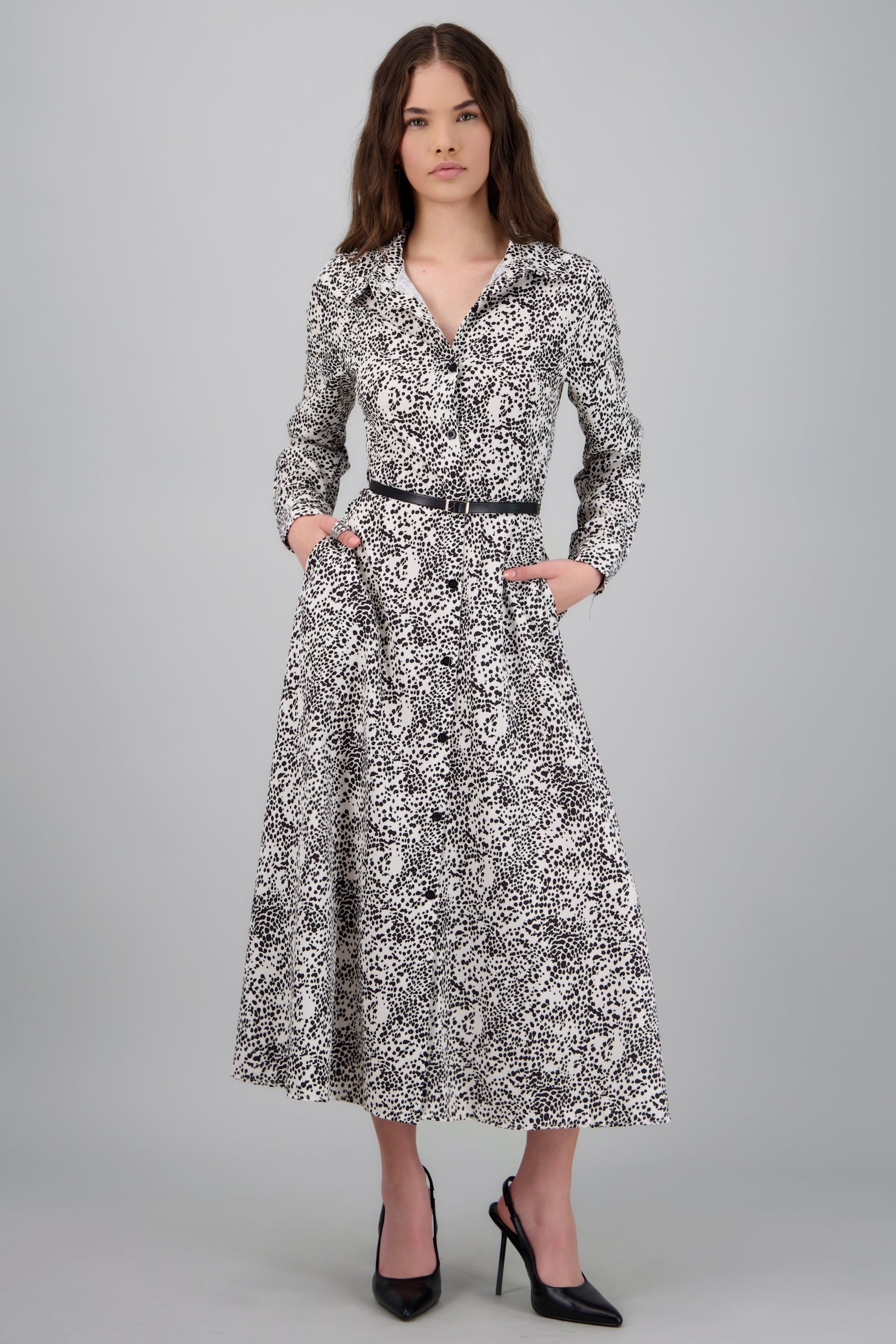 Vestido maxi manga larga estampado con cinto NEGRO