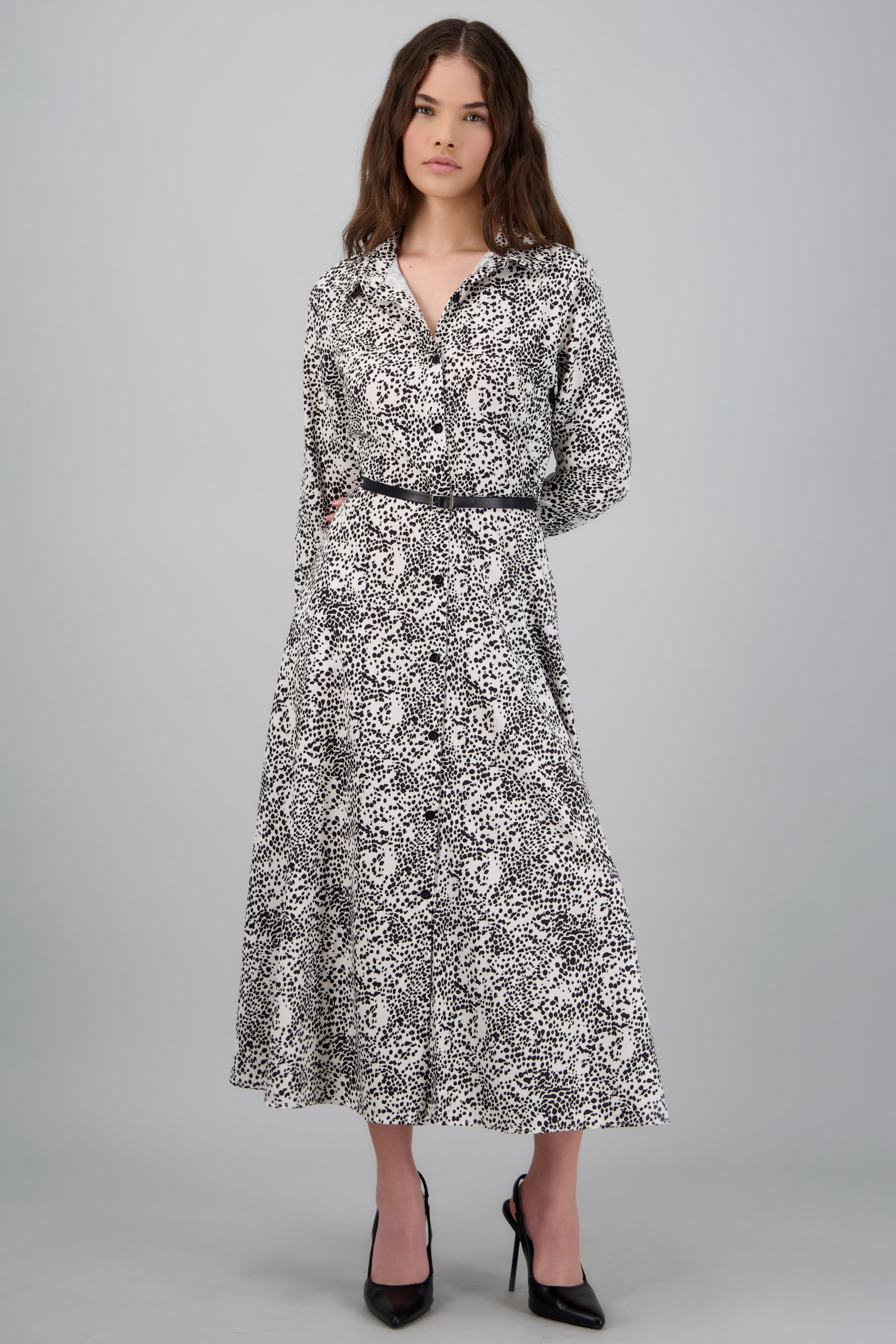 Vestido maxi manga larga estampado con cinto NEGRO