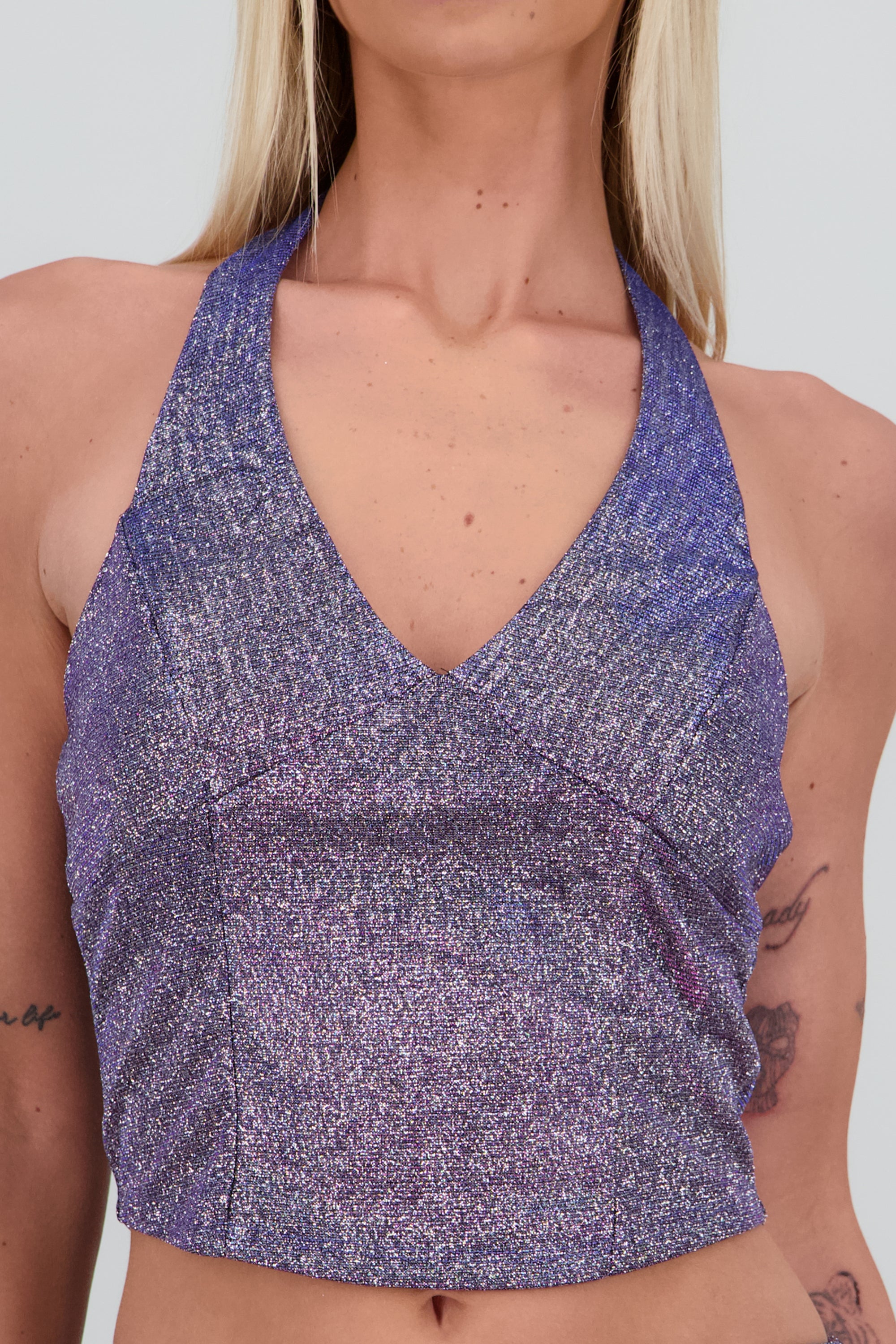 Top halter brillos detalle cortes MORADO COMBO