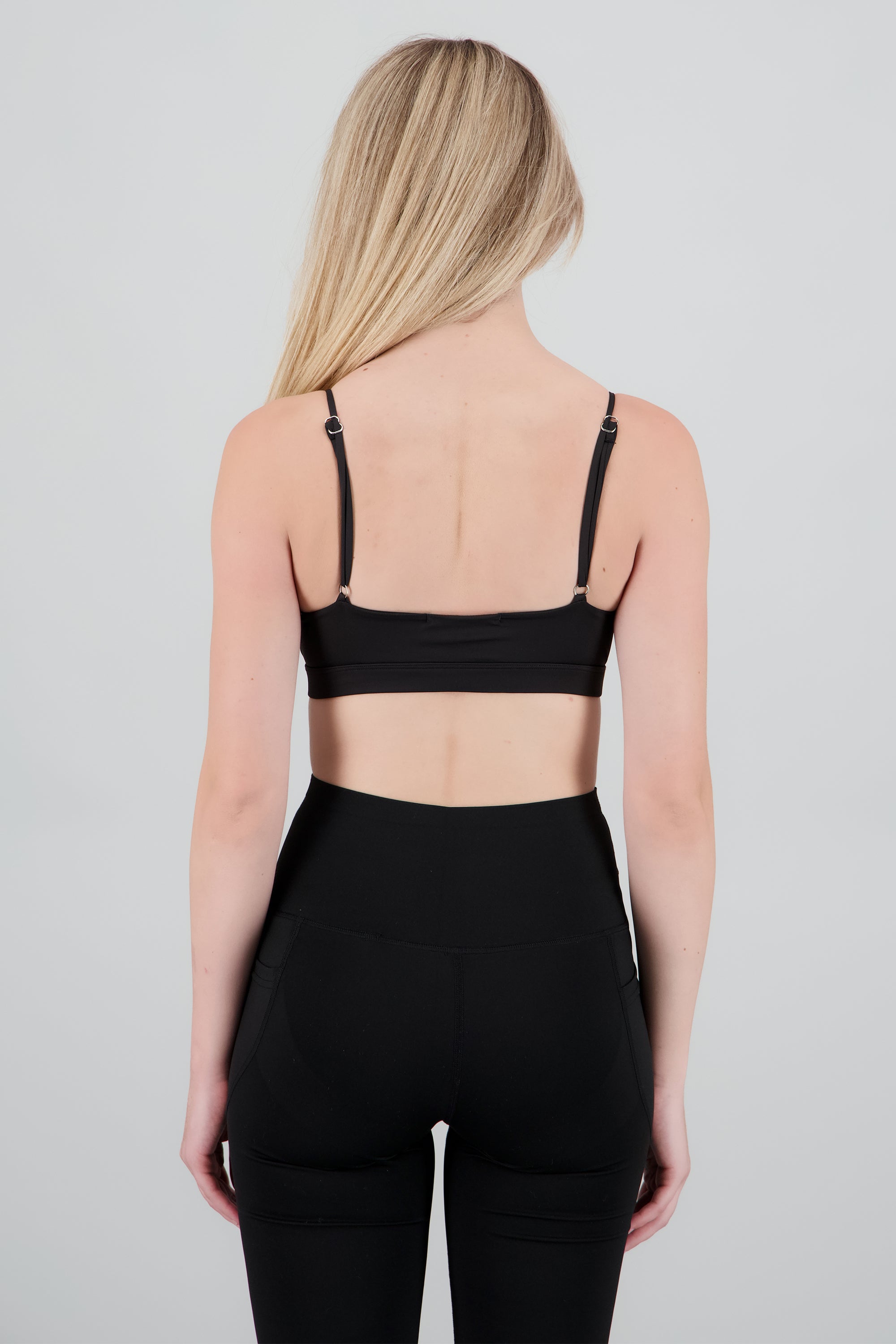 Top deportivo liso NEGRO