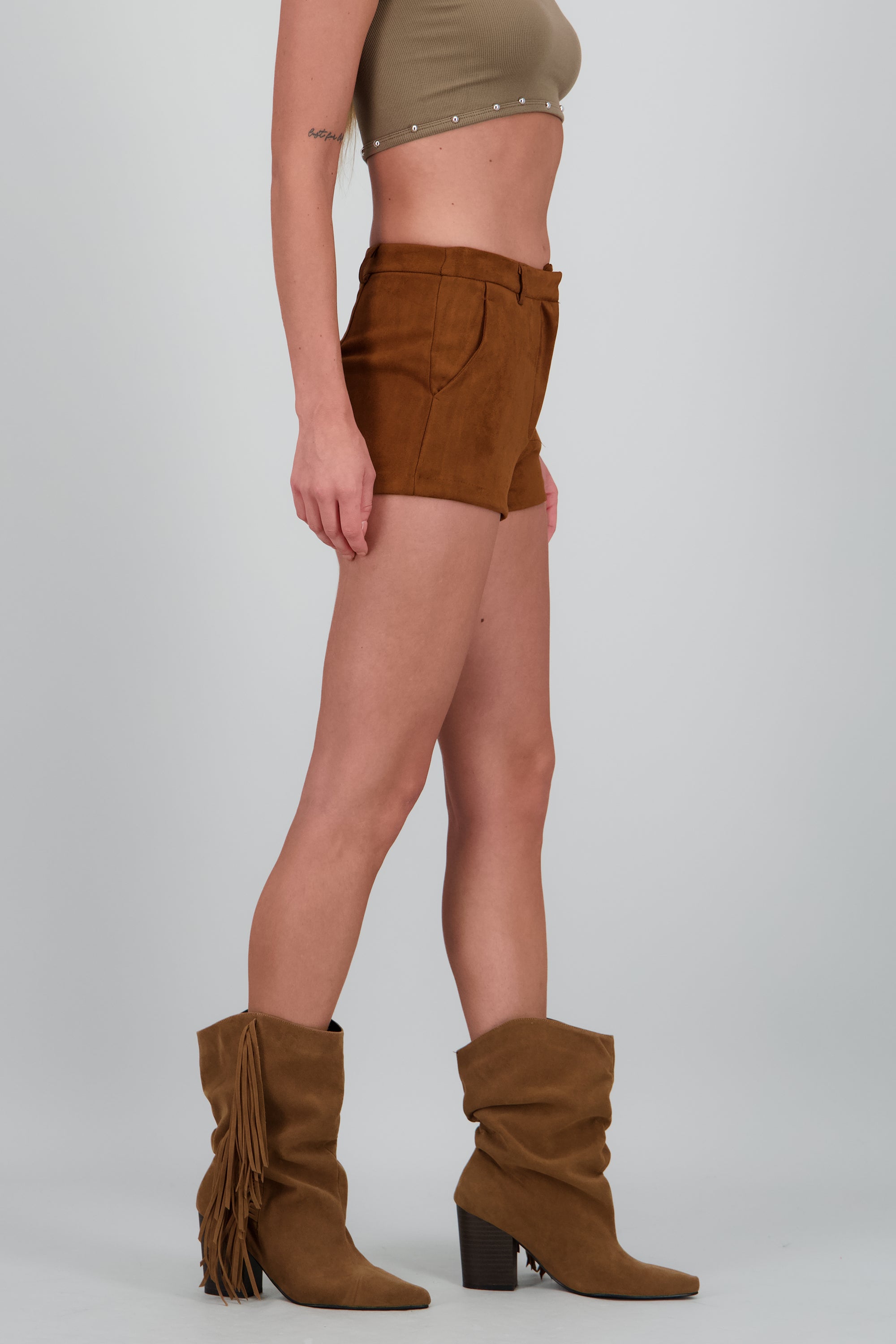Shorts suede liso CAMELLO