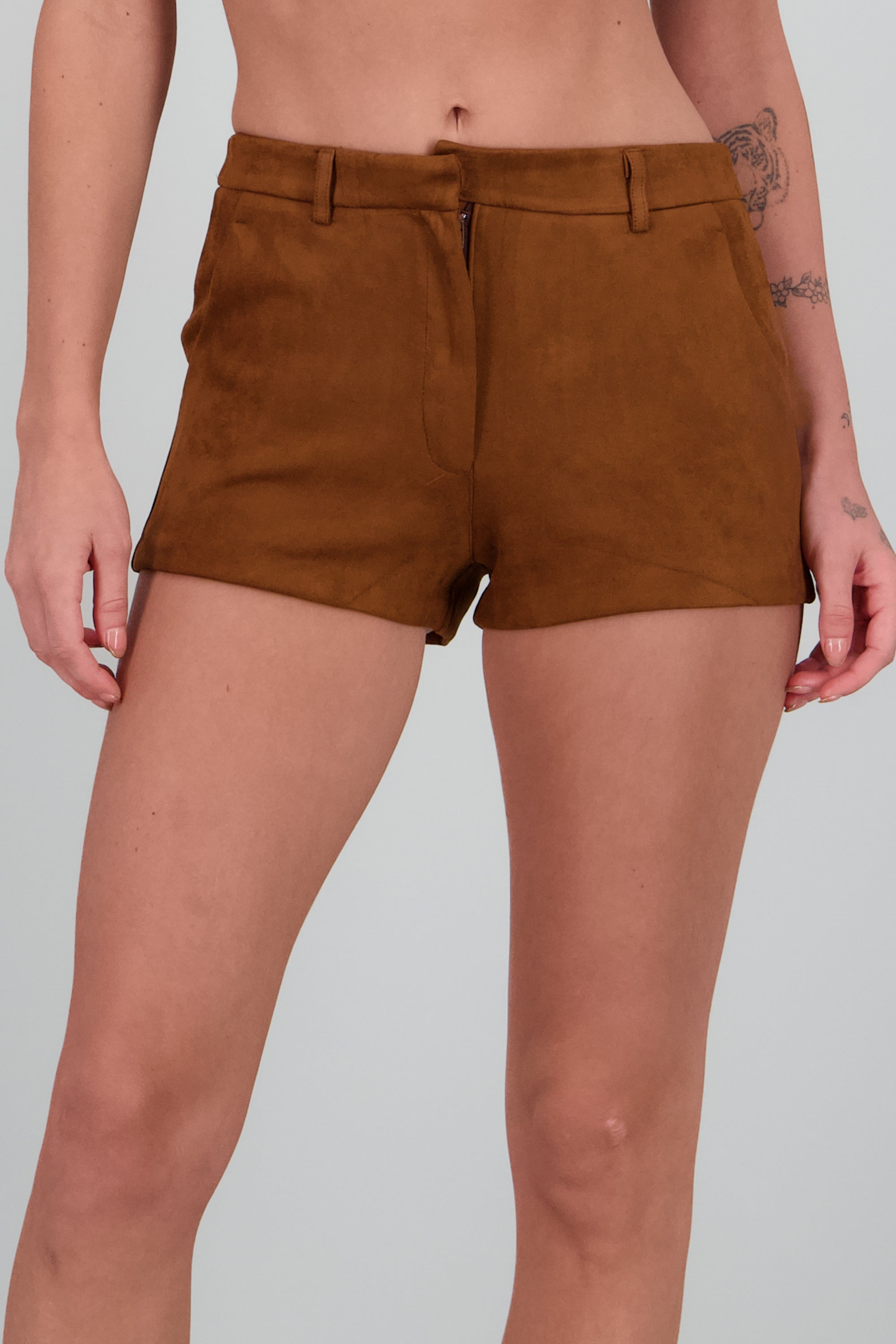Shorts suede liso CAMELLO