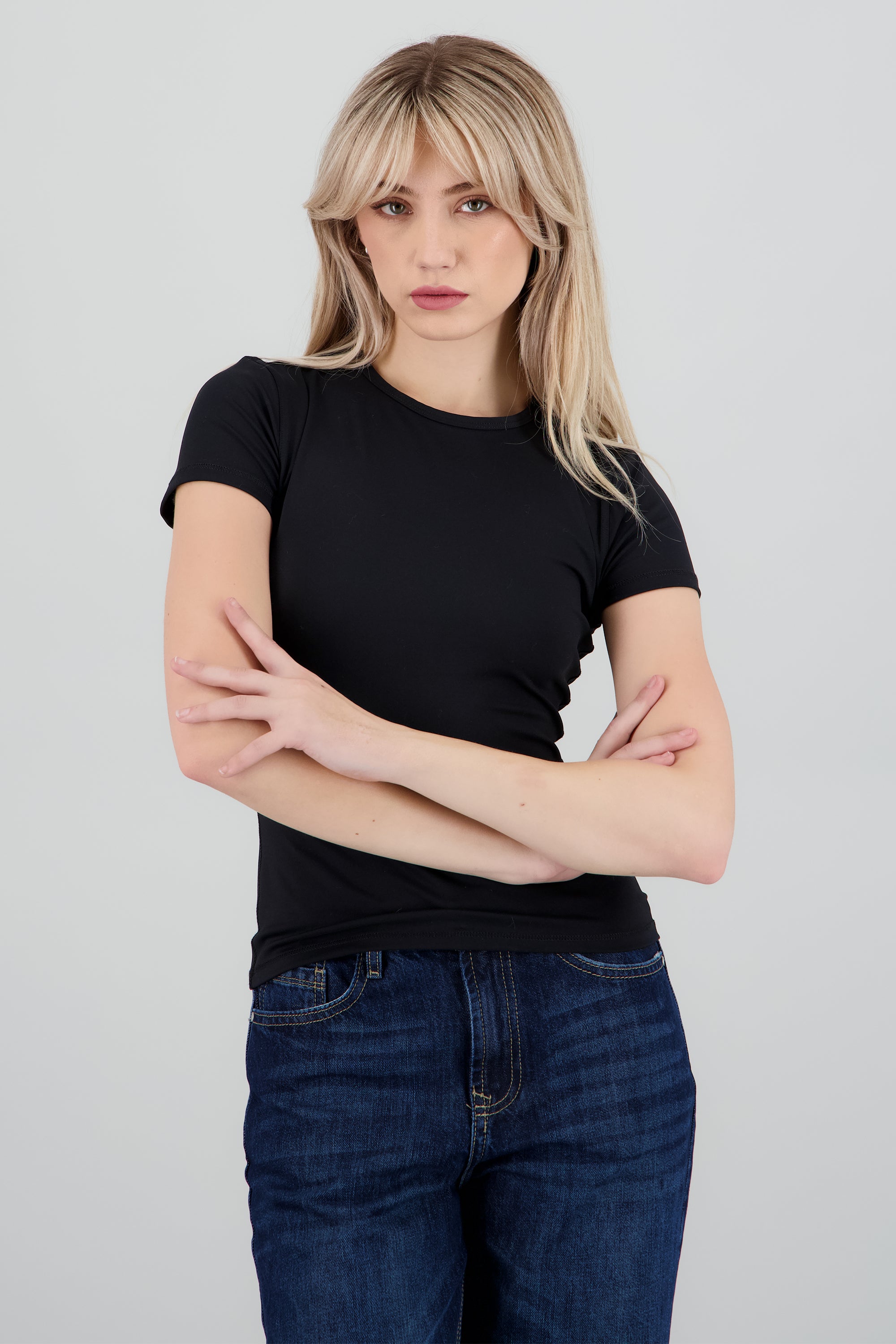 T-Shirt Cuello Redondo NEGRO