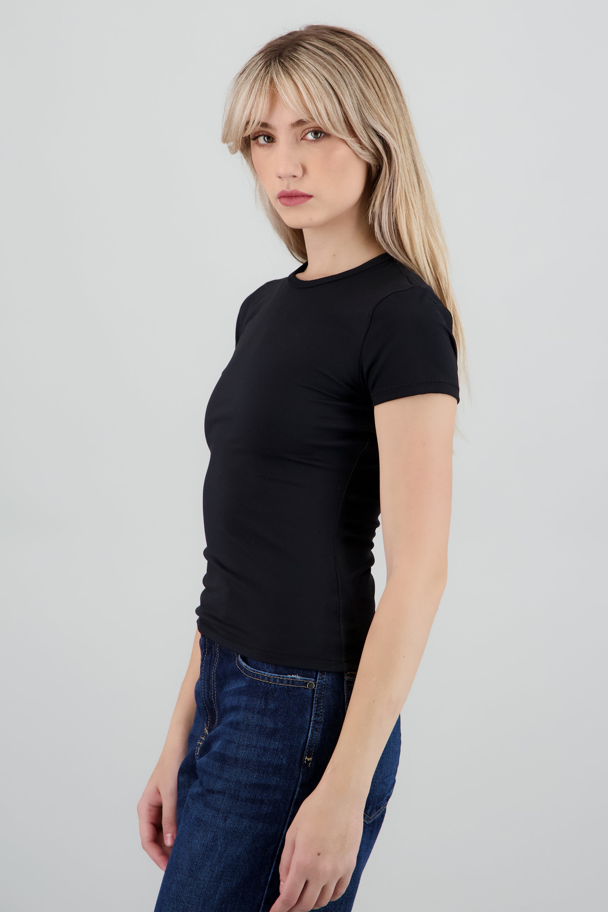 T-Shirt Cuello Redondo NEGRO