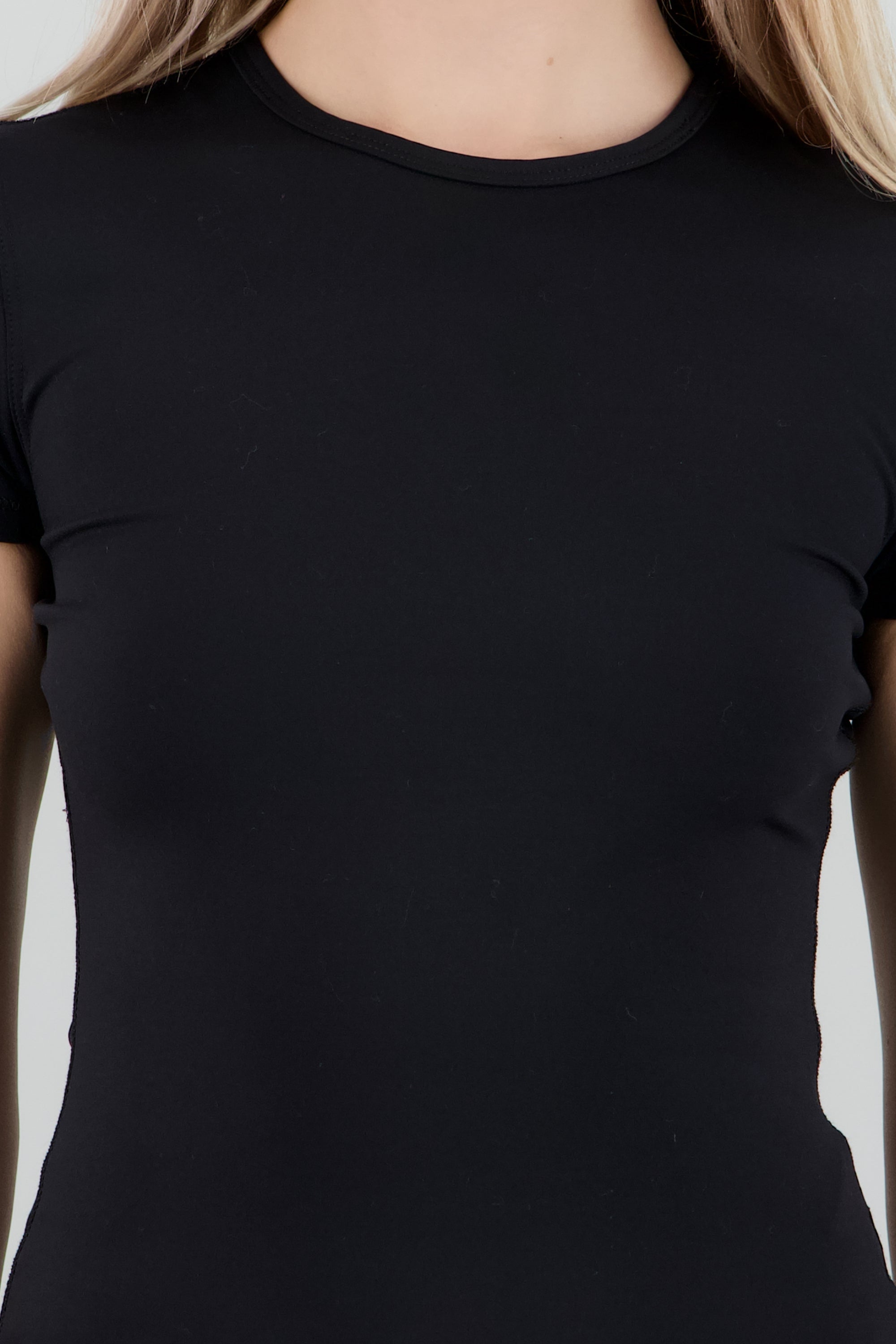 T-Shirt Cuello Redondo NEGRO