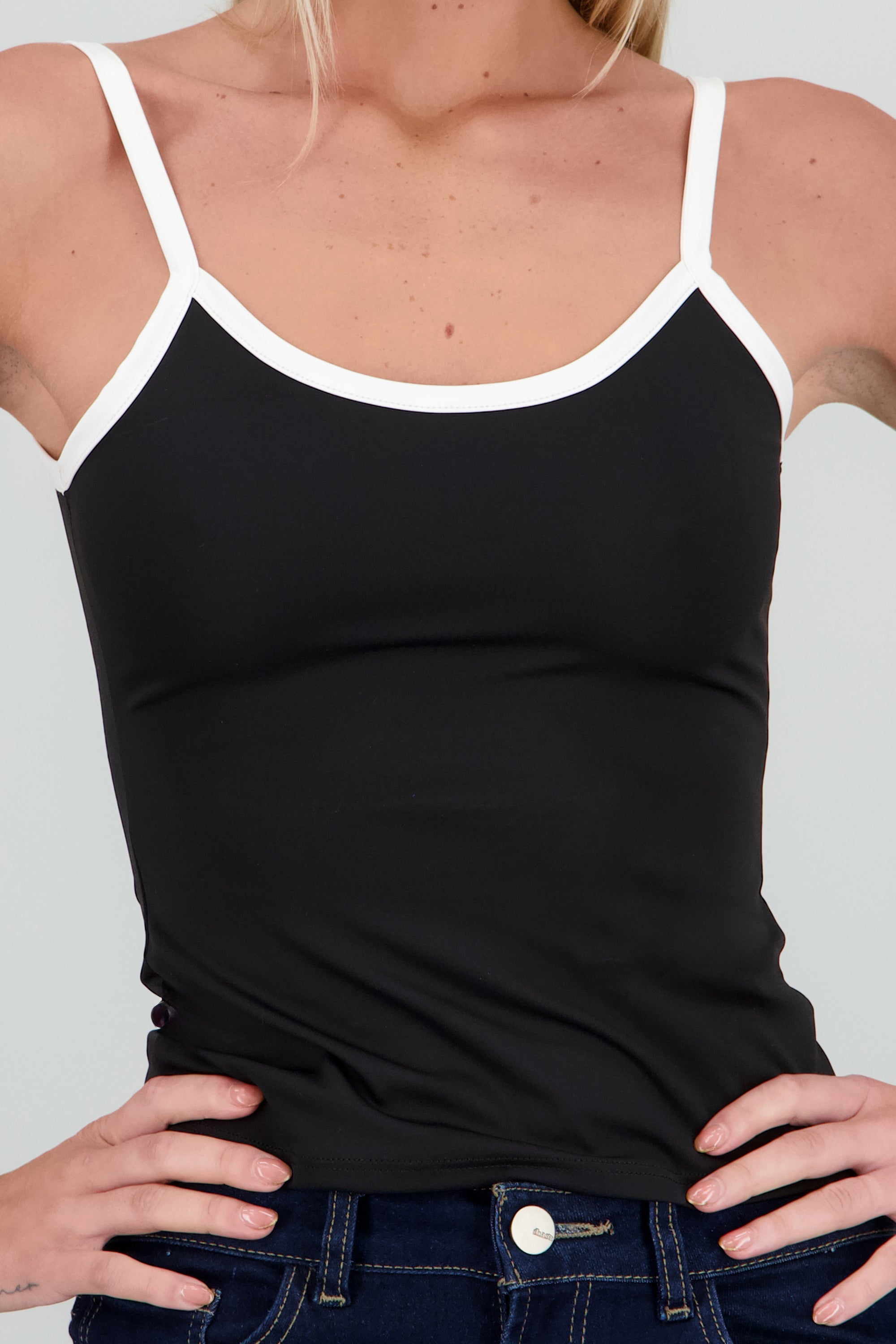 Top tirantes con contraste NEGRO COMBO