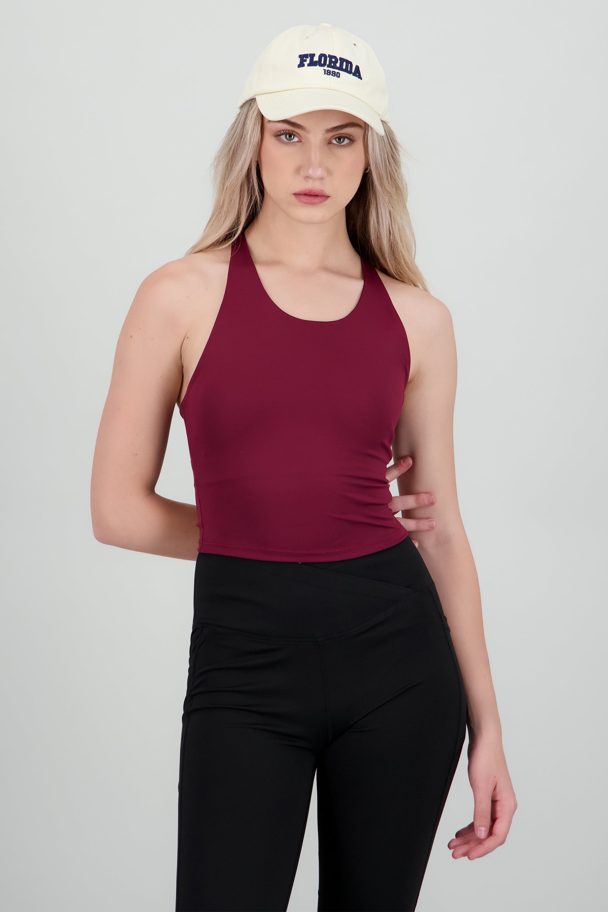 Top deportivo largo espalda cruzada VINO